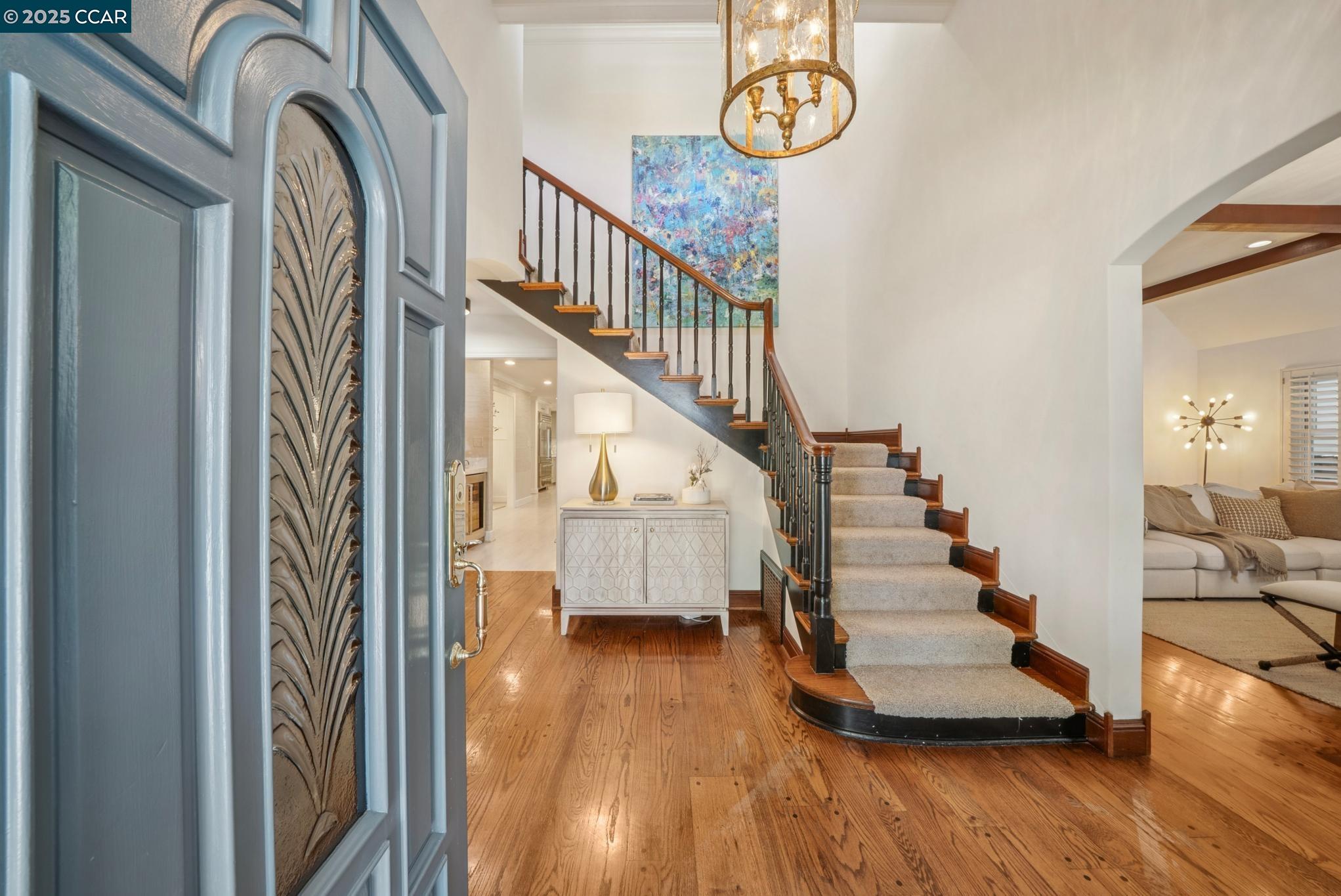 Detail Gallery Image 5 of 29 For 1102 Carolyn Ave, San Jose,  CA 95125 - 4 Beds | 2/1 Baths