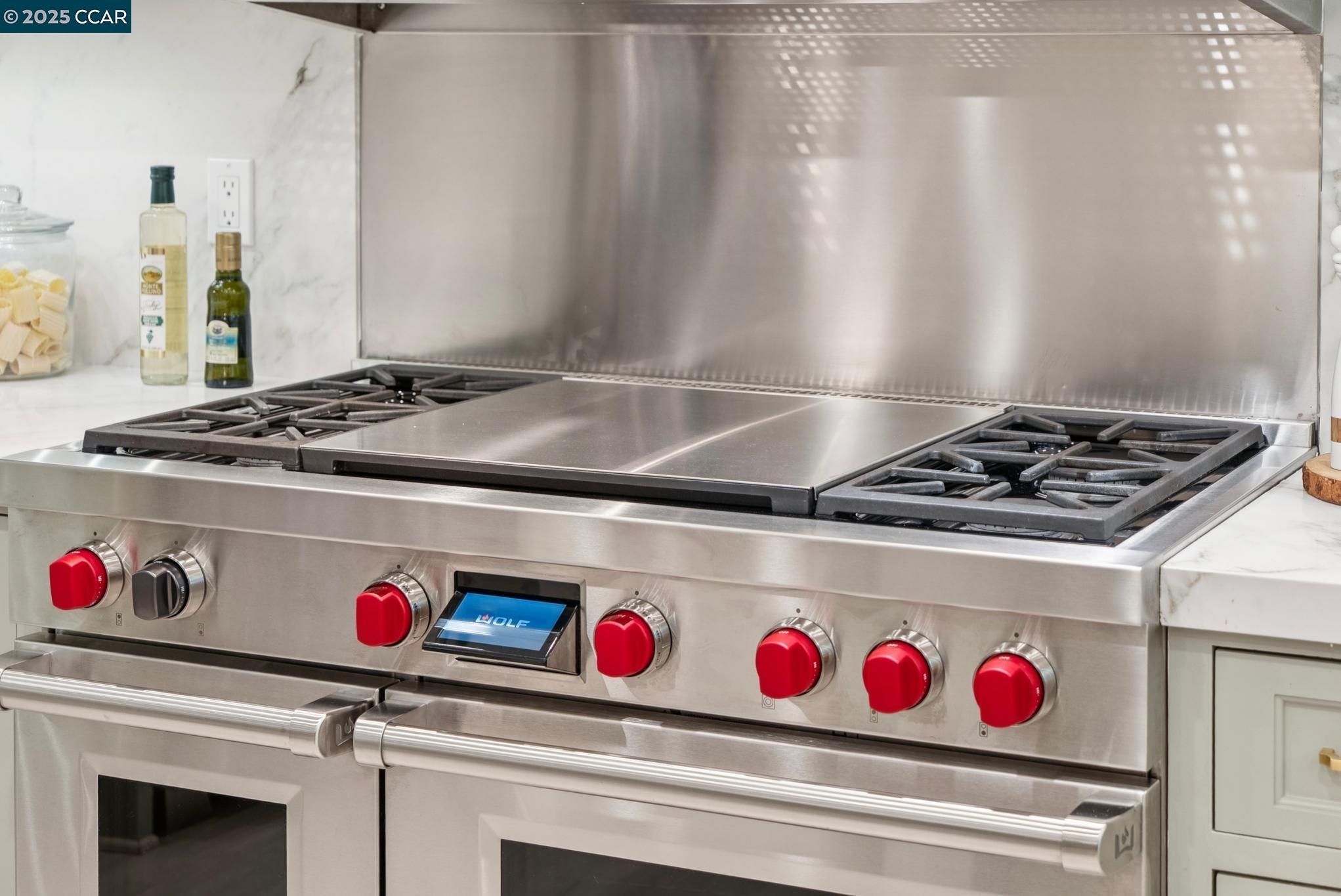 Detail Gallery Image 10 of 29 For 1102 Carolyn Ave, San Jose,  CA 95125 - 4 Beds | 2/1 Baths