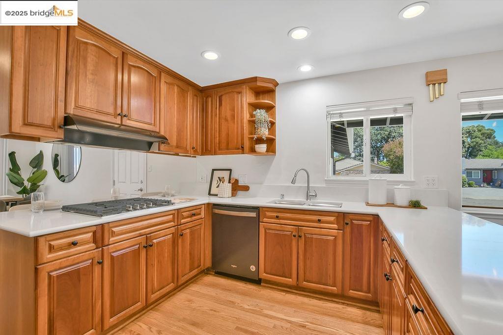 Detail Gallery Image 12 of 40 For 789 E Angela St, Pleasanton,  CA 94566 - 3 Beds | 2 Baths