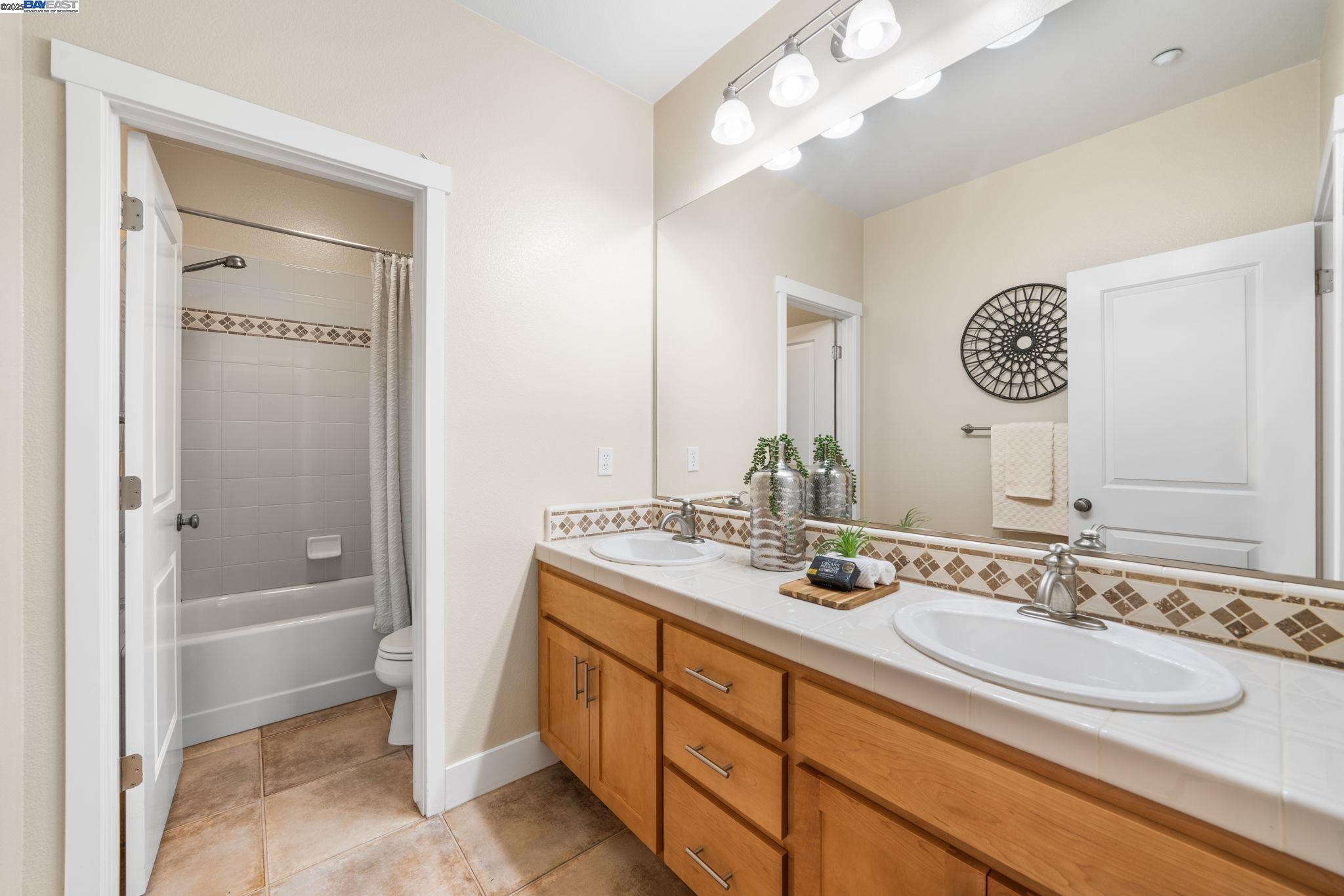 Detail Gallery Image 40 of 60 For 5477 Stockton Loop, Livermore,  CA 94550 - 4 Beds | 3 Baths