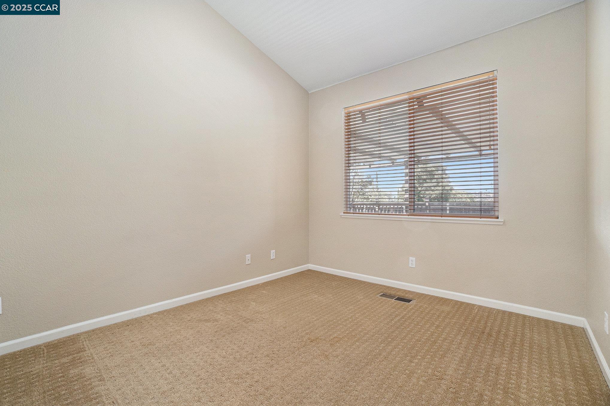 Detail Gallery Image 18 of 28 For 121 St Nazaire Ct, Martinez,  CA 94553 - 5 Beds | 3 Baths