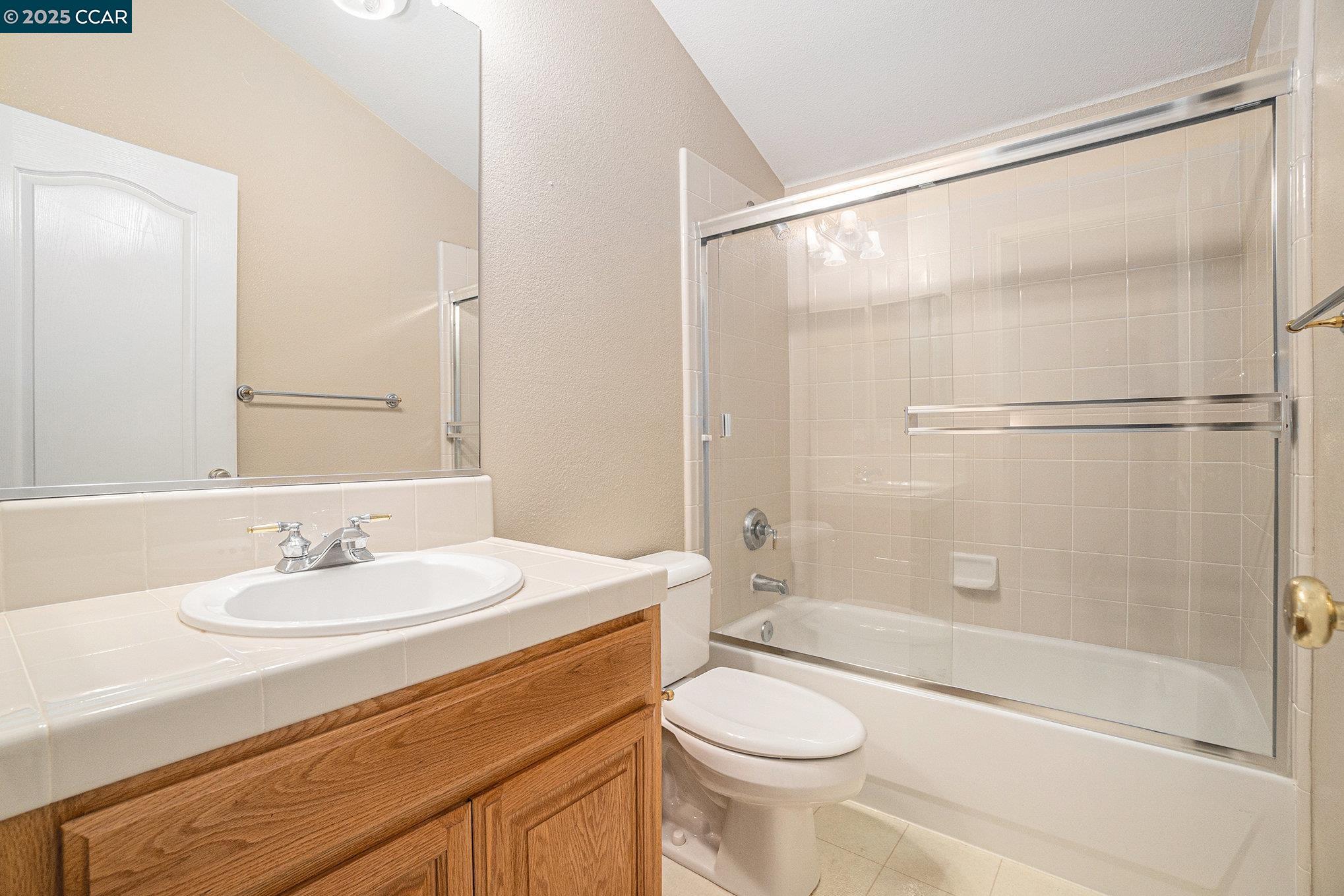 Detail Gallery Image 20 of 28 For 121 St Nazaire Ct, Martinez,  CA 94553 - 5 Beds | 3 Baths