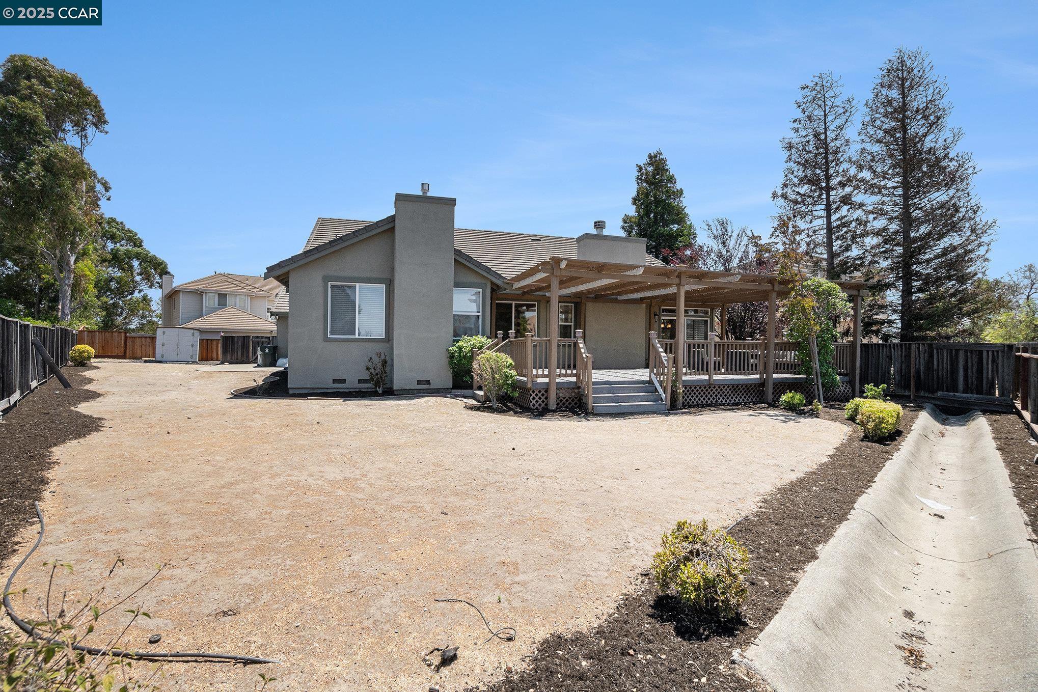 Detail Gallery Image 24 of 28 For 121 St Nazaire Ct, Martinez,  CA 94553 - 5 Beds | 3 Baths