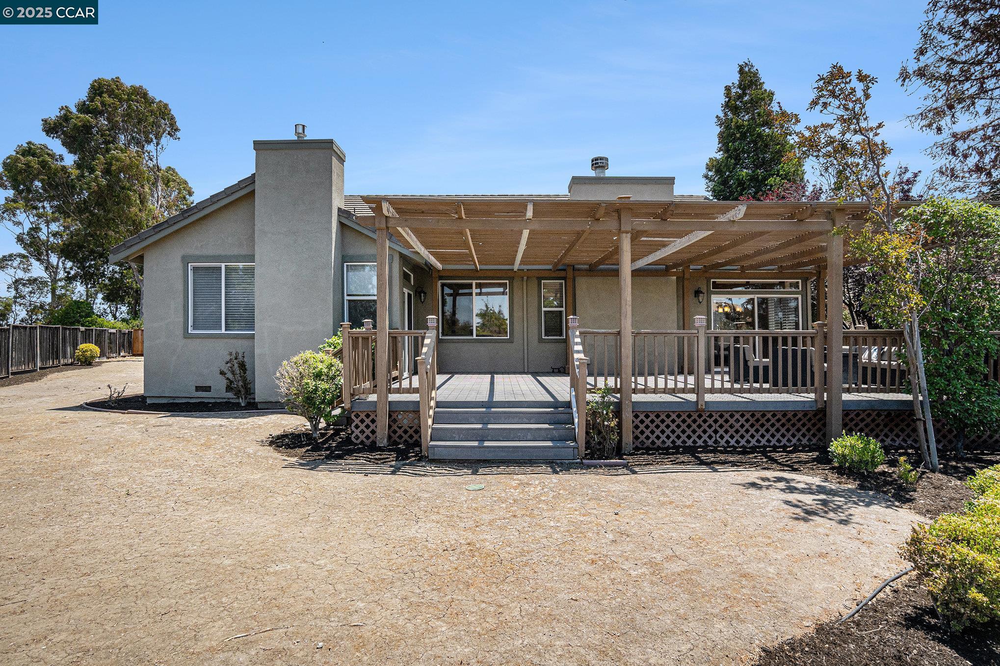 Detail Gallery Image 25 of 28 For 121 St Nazaire Ct, Martinez,  CA 94553 - 5 Beds | 3 Baths