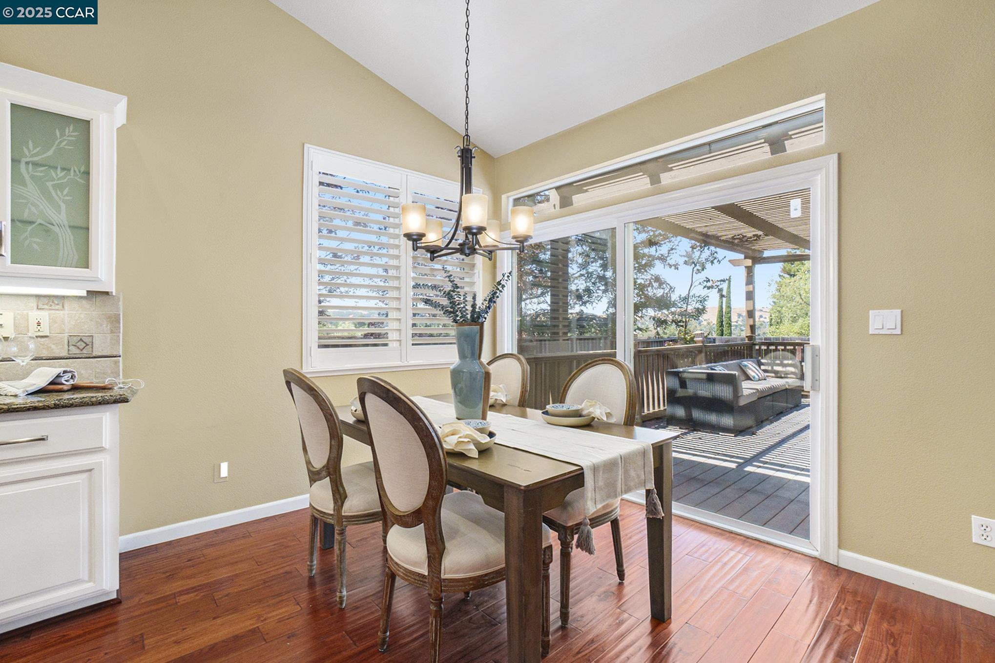 Detail Gallery Image 9 of 28 For 121 St Nazaire Ct, Martinez,  CA 94553 - 5 Beds | 3 Baths