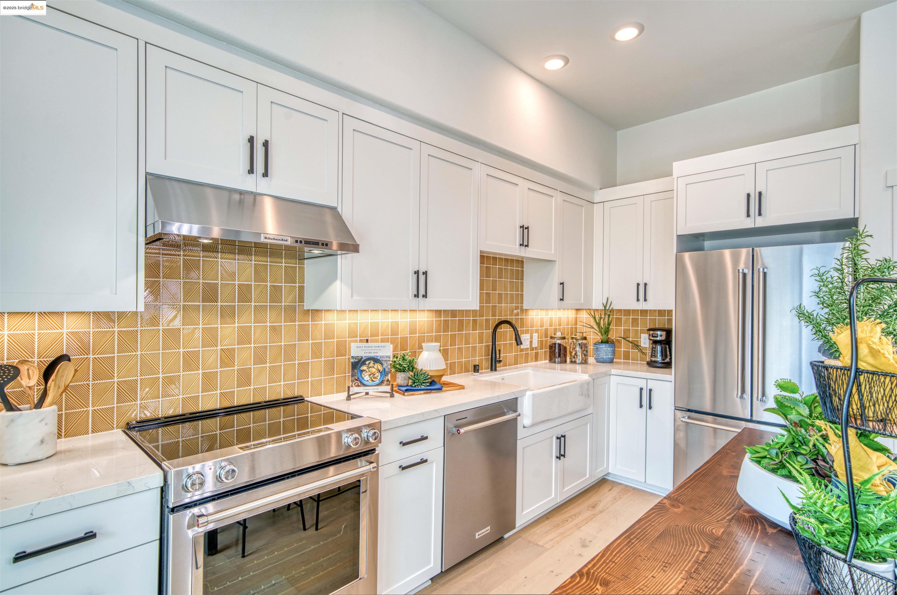 Detail Gallery Image 6 of 22 For 28973 Parkwood Lane #94,  Hayward,  CA 94544 - 3 Beds | 3 Baths