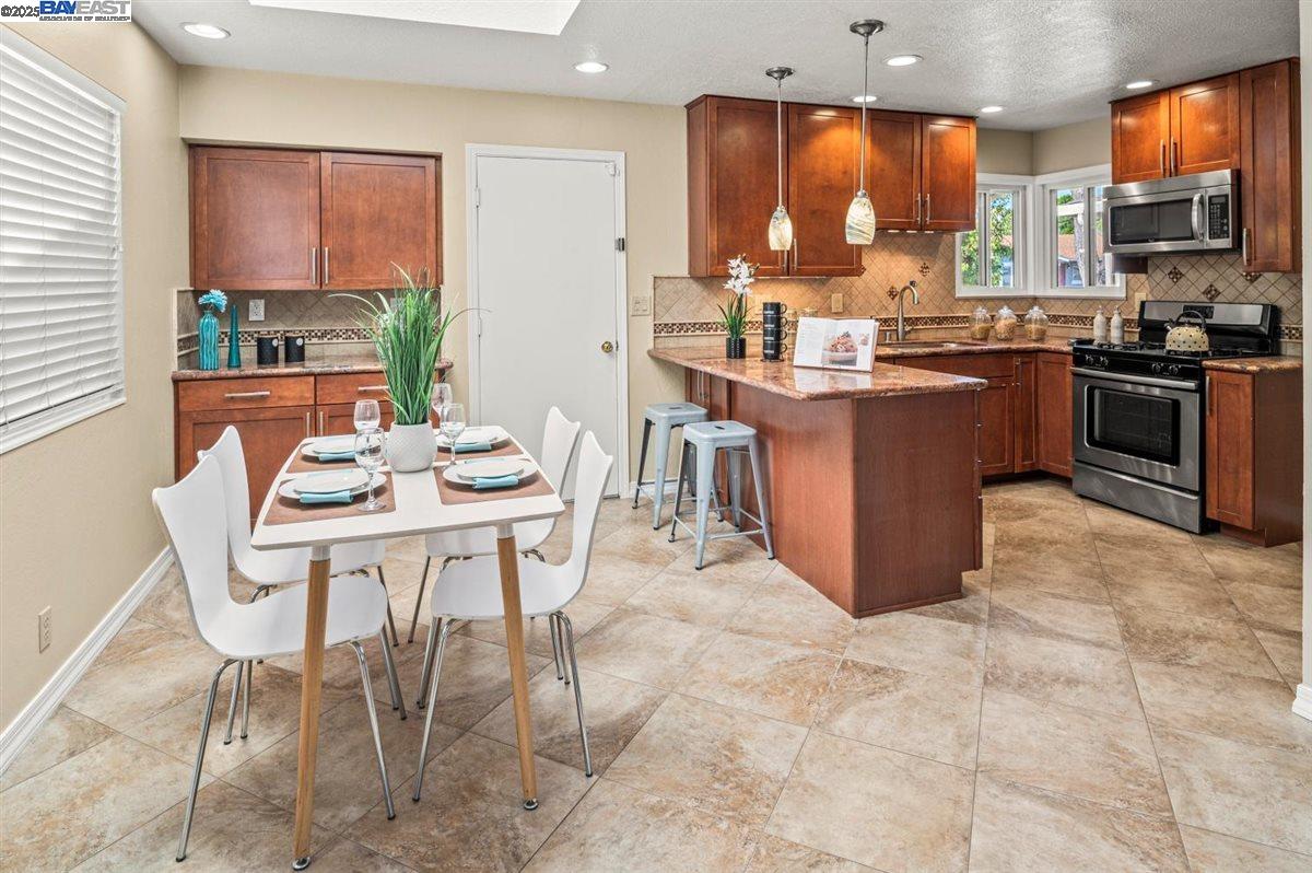Detail Gallery Image 14 of 29 For 1965 Camargo Dr, San Jose,  CA 95132 - 4 Beds | 2 Baths