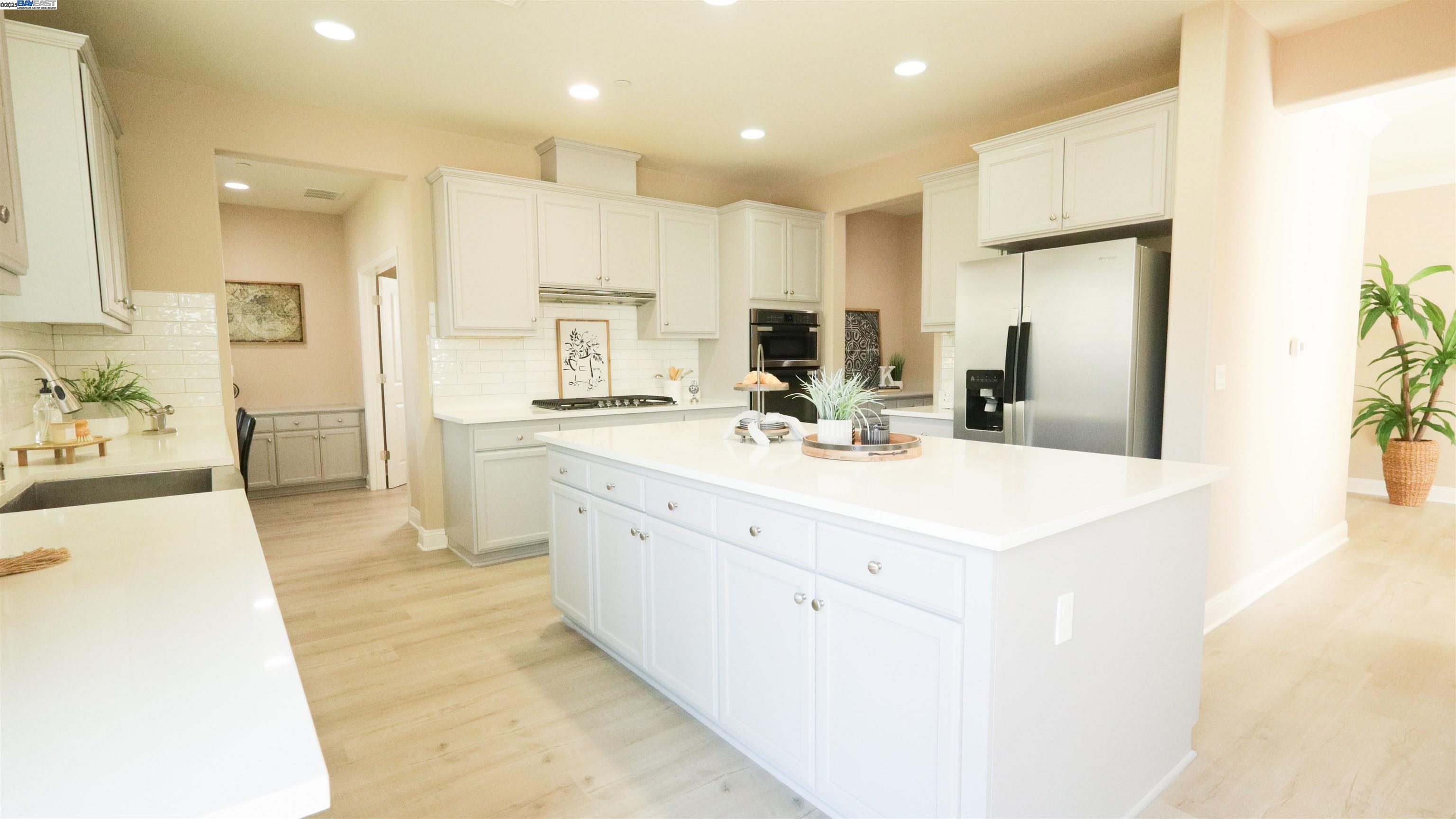 Detail Gallery Image 11 of 39 For 967 Dainty Ave, Brentwood,  CA 94513 - 6 Beds | 4 Baths
