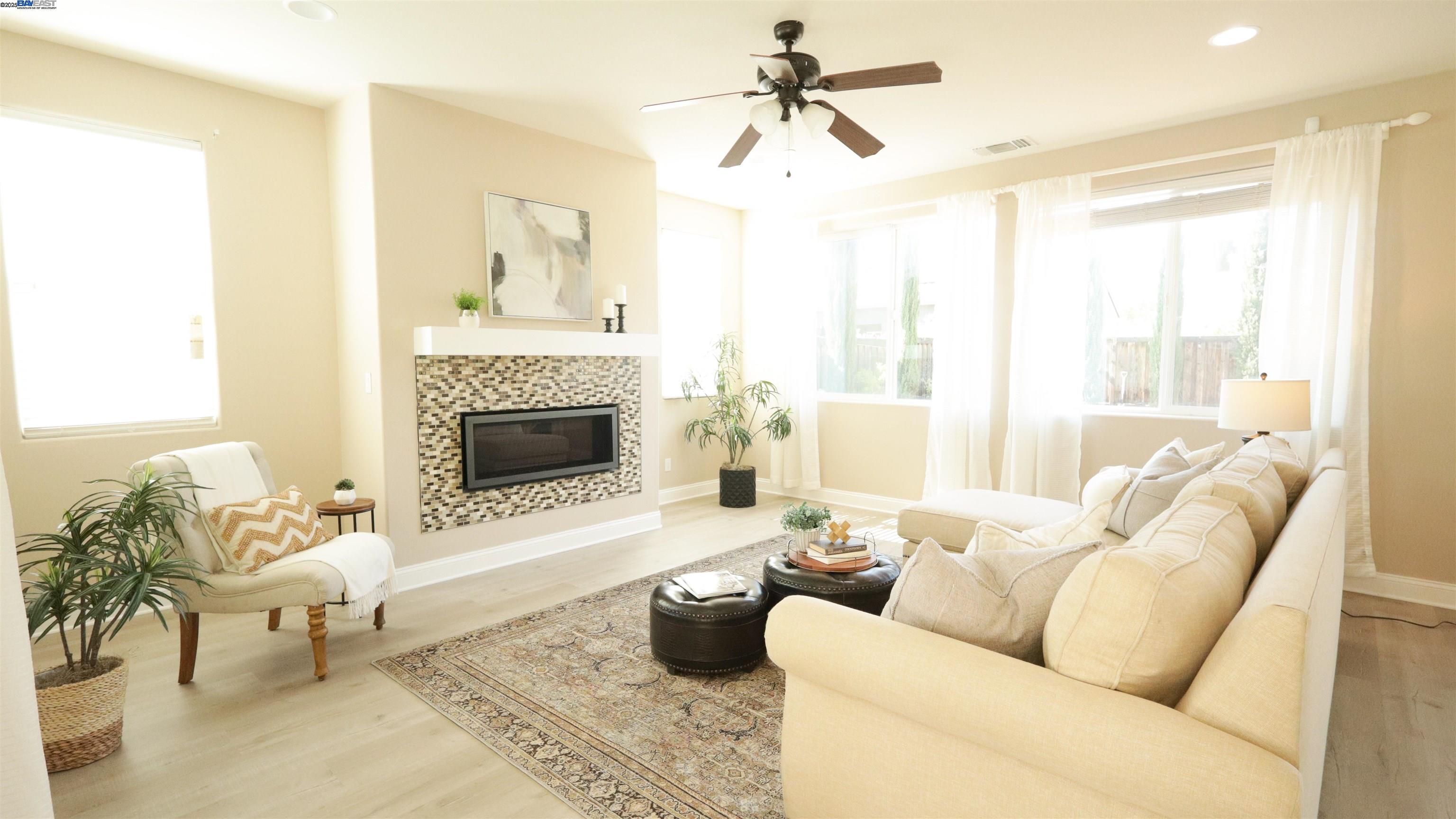 Detail Gallery Image 9 of 39 For 967 Dainty Ave, Brentwood,  CA 94513 - 6 Beds | 4 Baths
