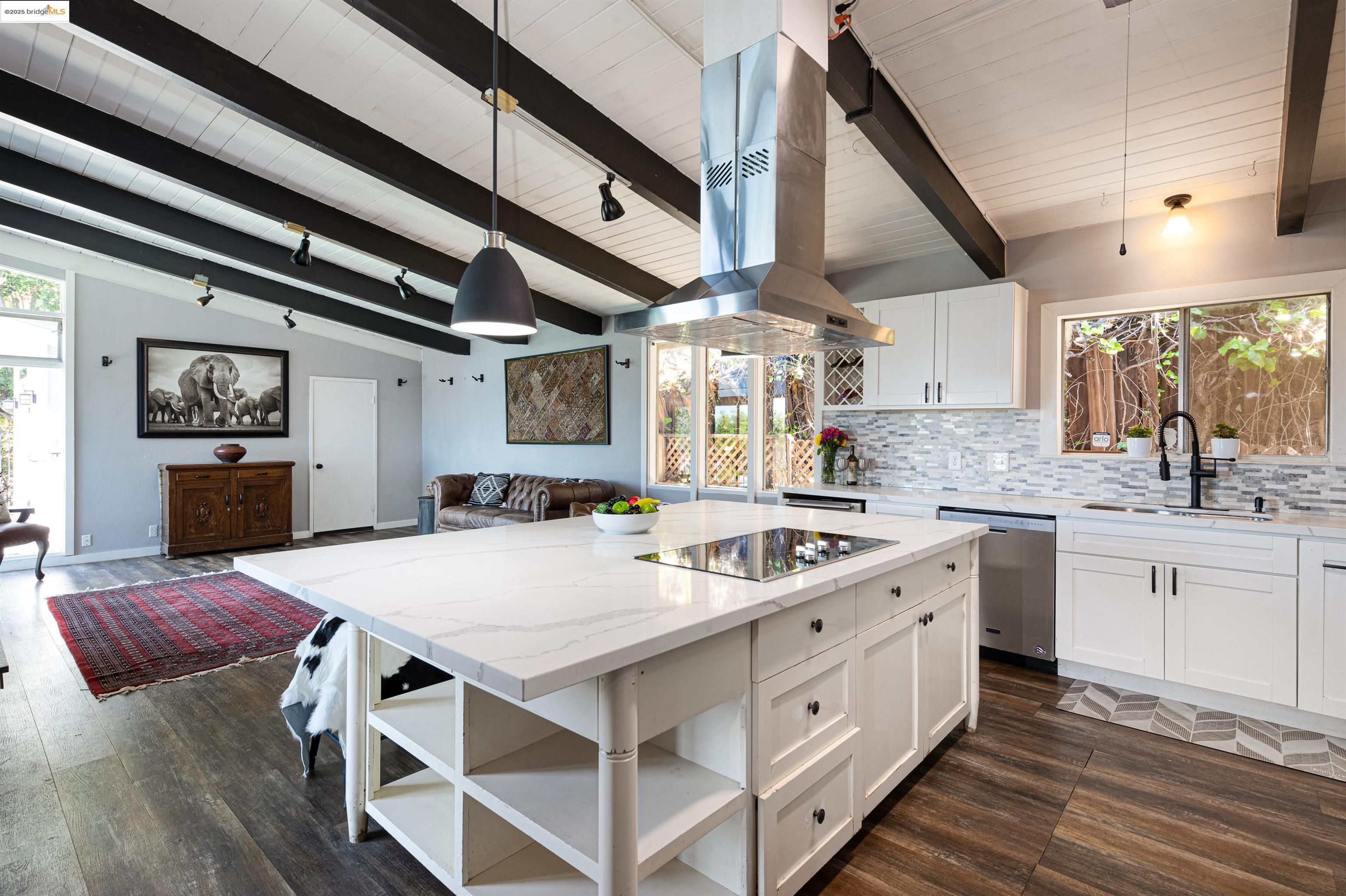 Detail Gallery Image 11 of 37 For Bridle Dr, Hayward,  CA 94541 - 4 Beds | 3 Baths