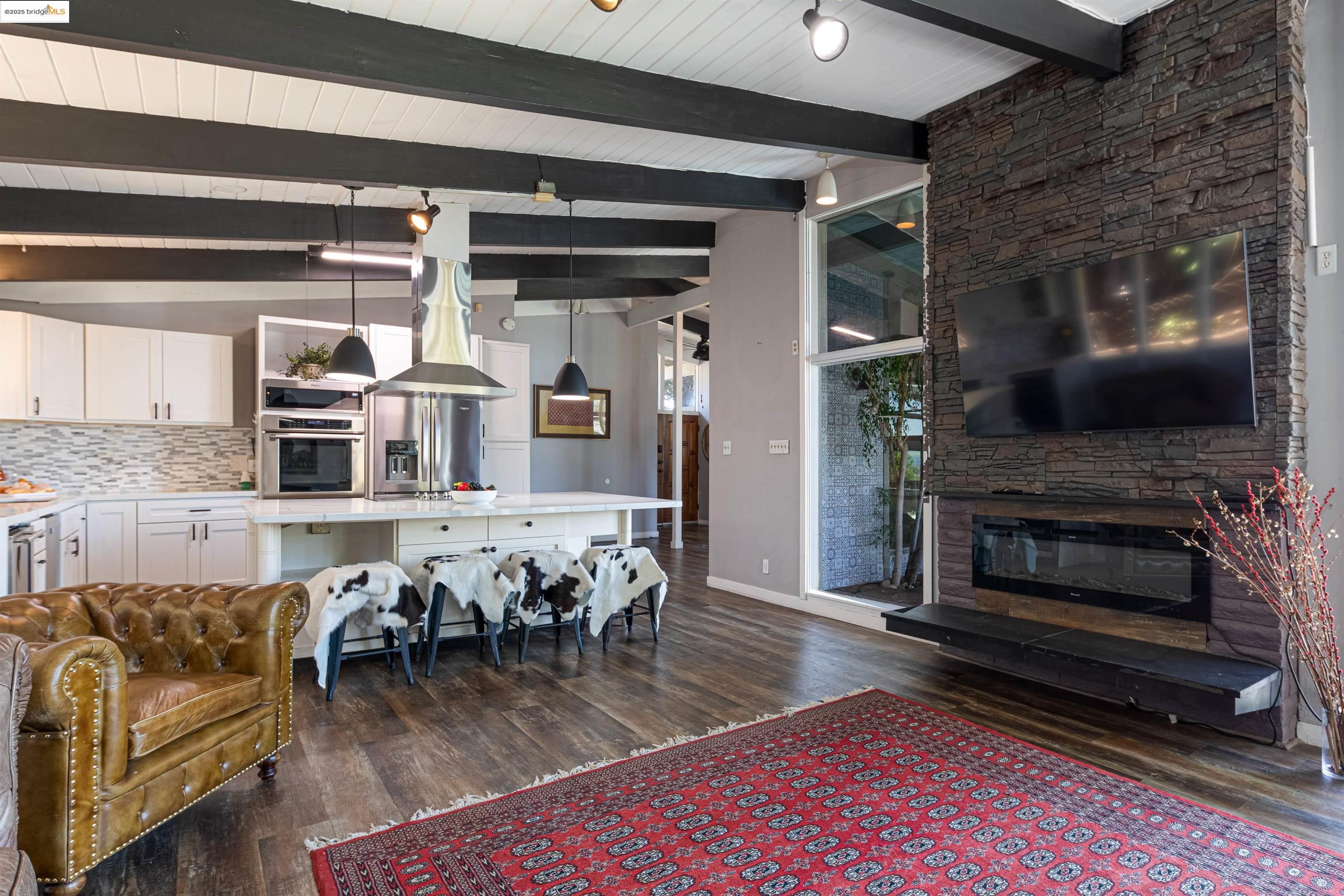 Detail Gallery Image 13 of 37 For Bridle Dr, Hayward,  CA 94541 - 4 Beds | 3 Baths