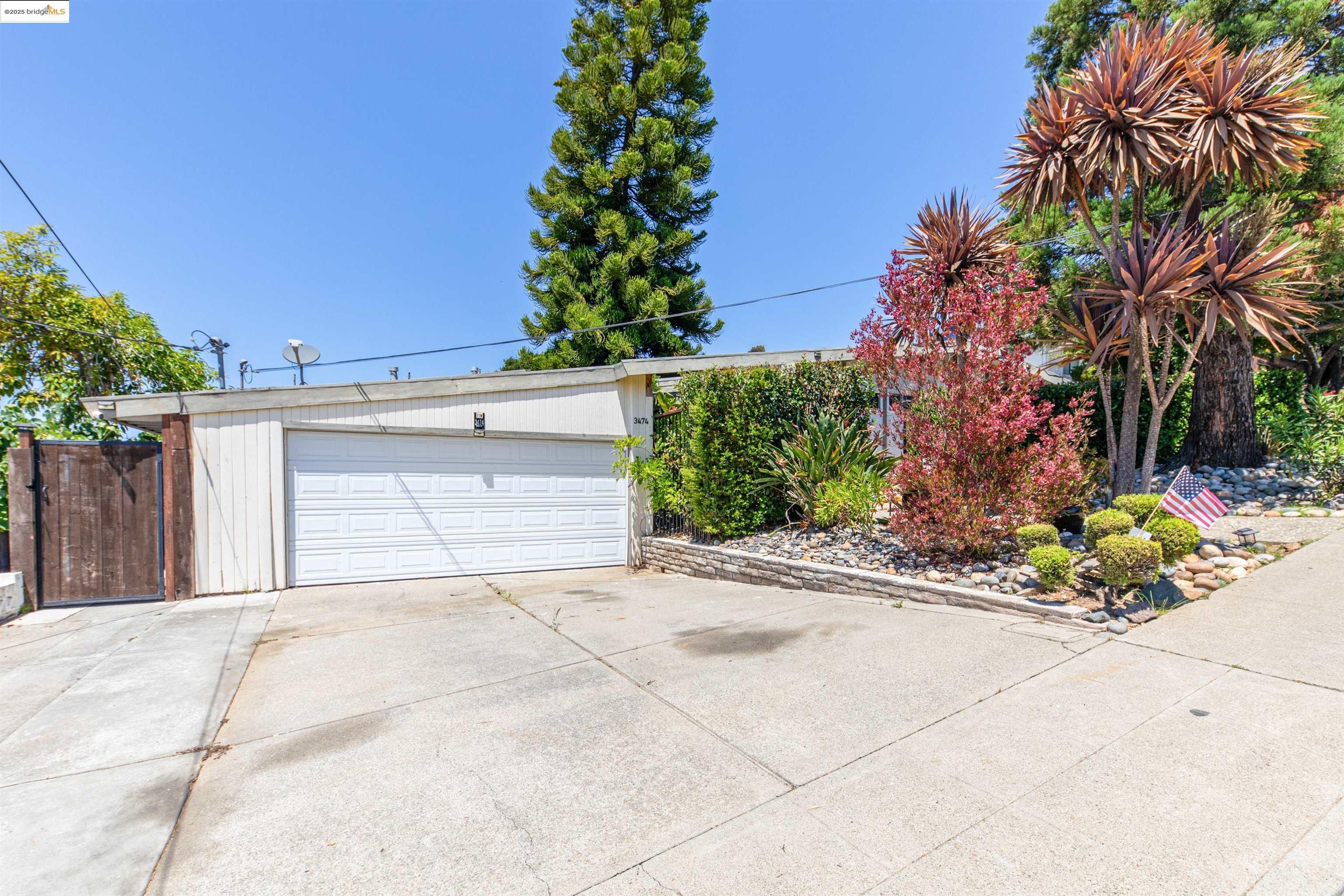 Detail Gallery Image 3 of 37 For Bridle Dr, Hayward,  CA 94541 - 4 Beds | 3 Baths
