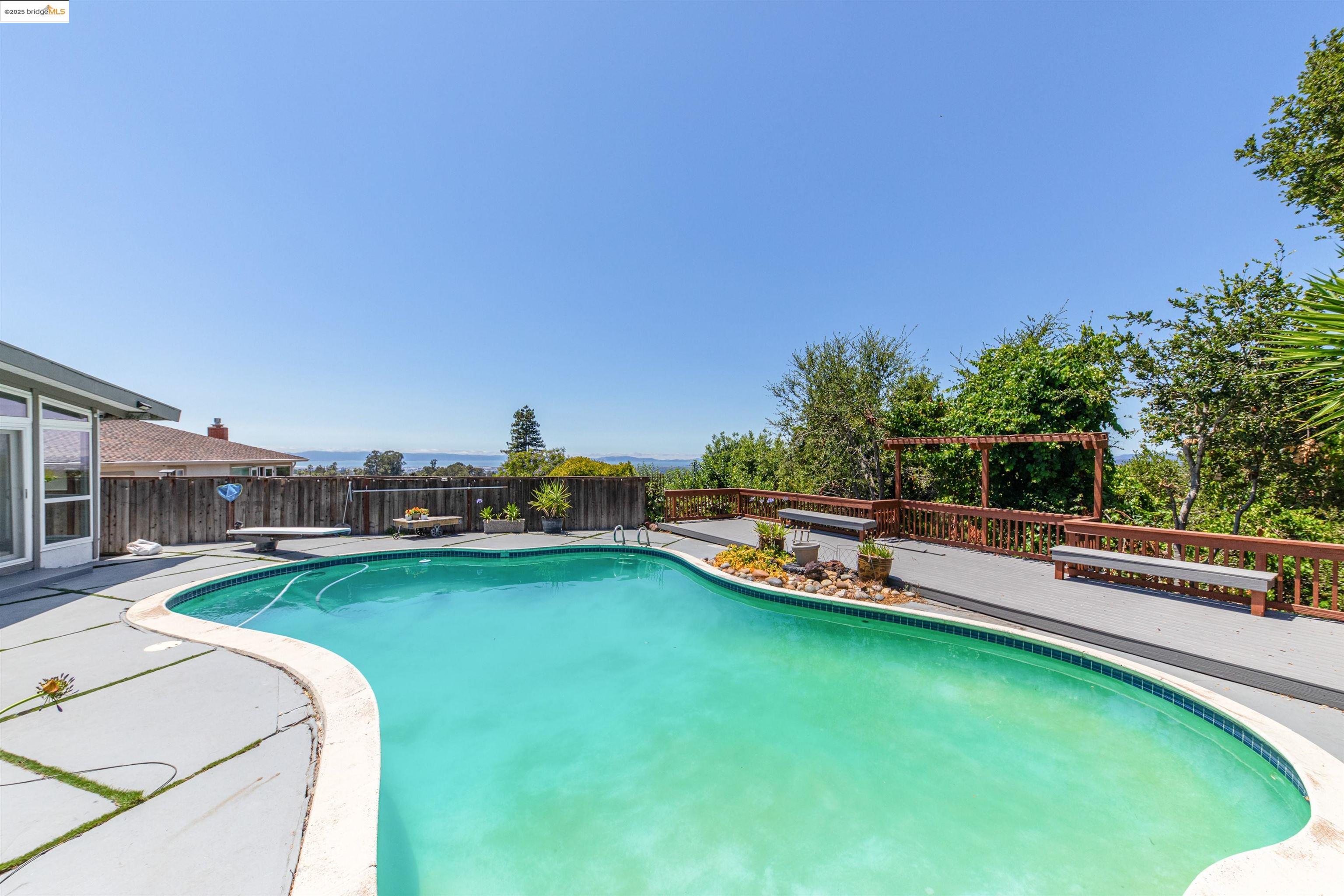 Detail Gallery Image 32 of 37 For Bridle Dr, Hayward,  CA 94541 - 4 Beds | 3 Baths