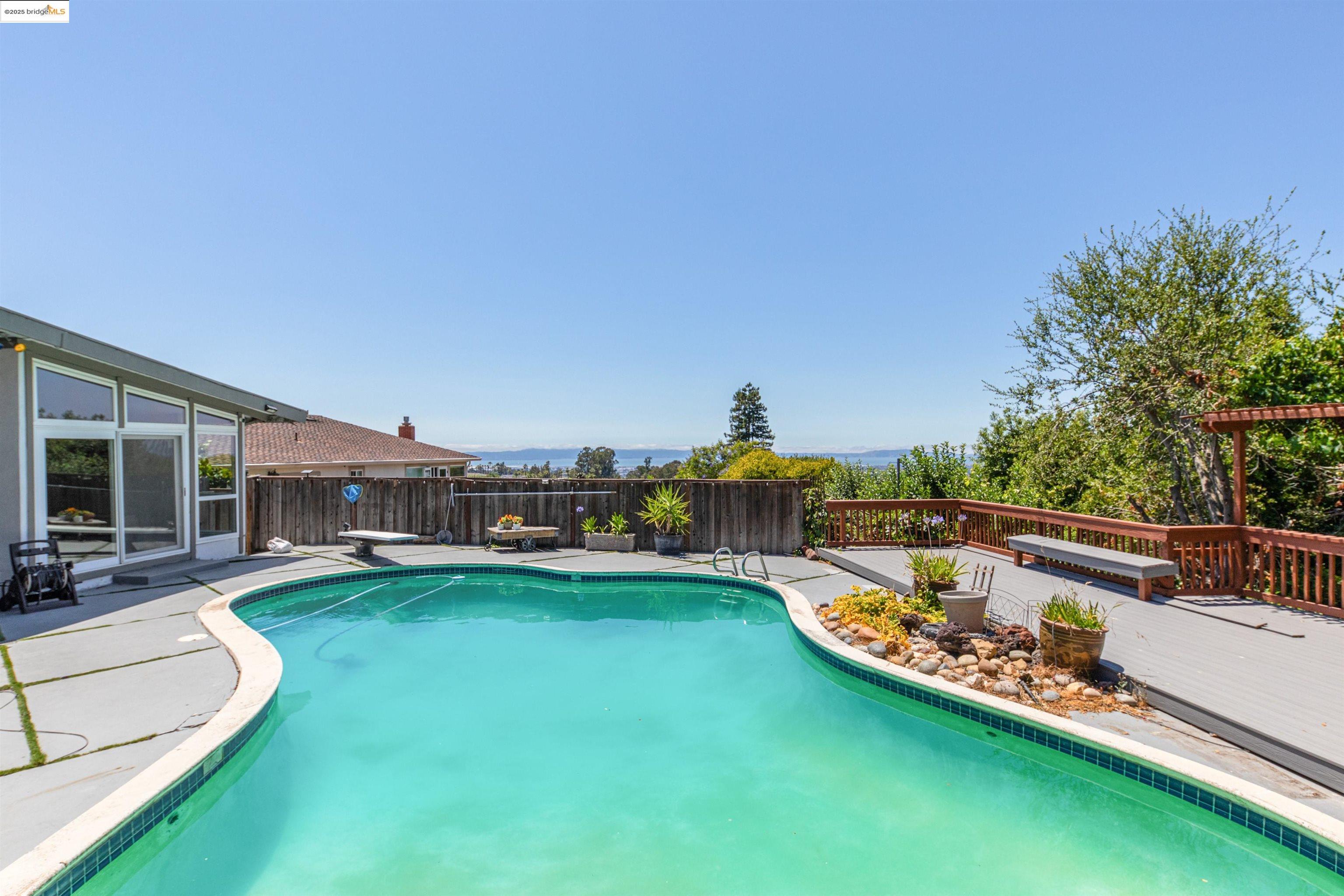 Detail Gallery Image 33 of 37 For Bridle Dr, Hayward,  CA 94541 - 4 Beds | 3 Baths