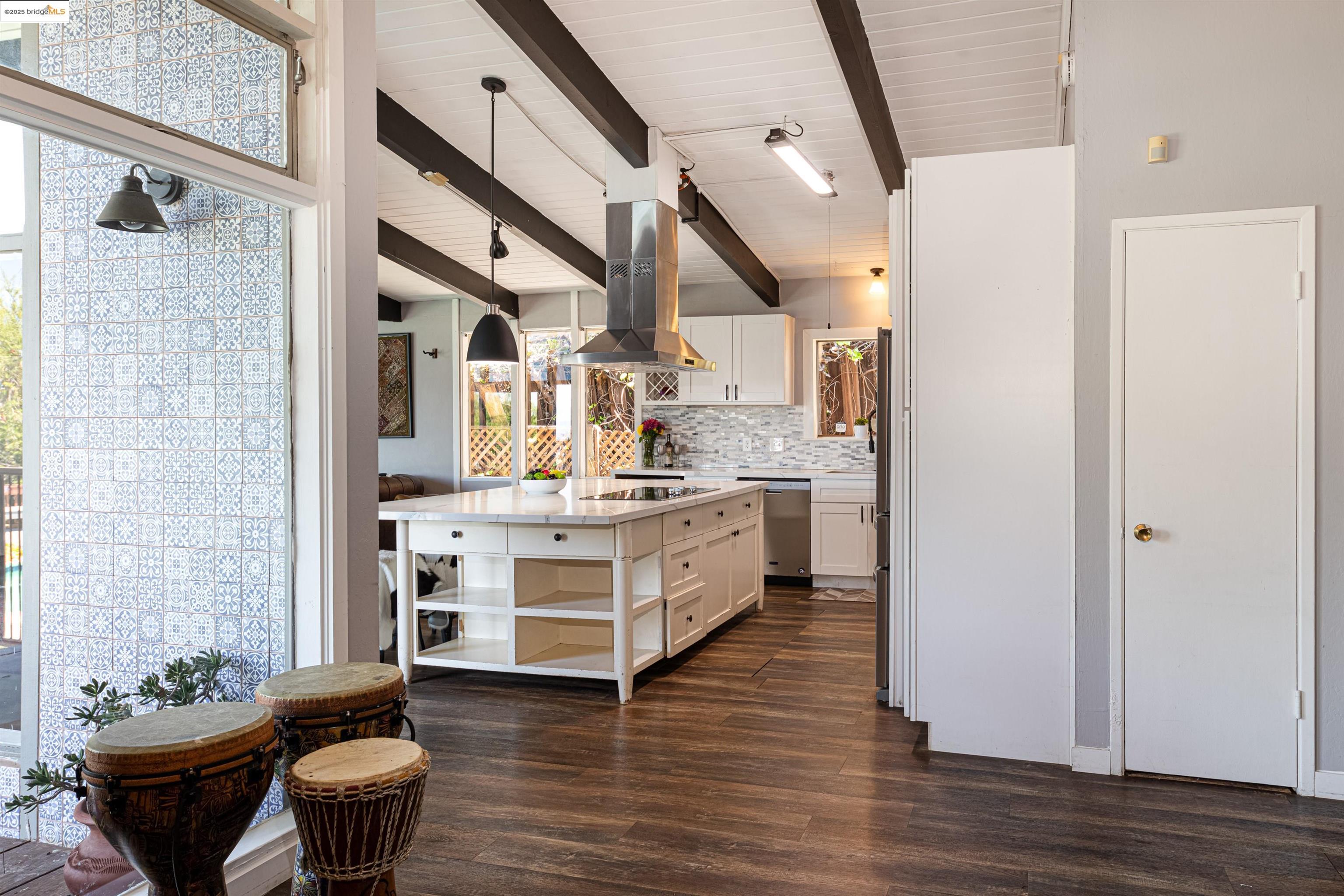 Detail Gallery Image 7 of 37 For Bridle Dr, Hayward,  CA 94541 - 4 Beds | 3 Baths