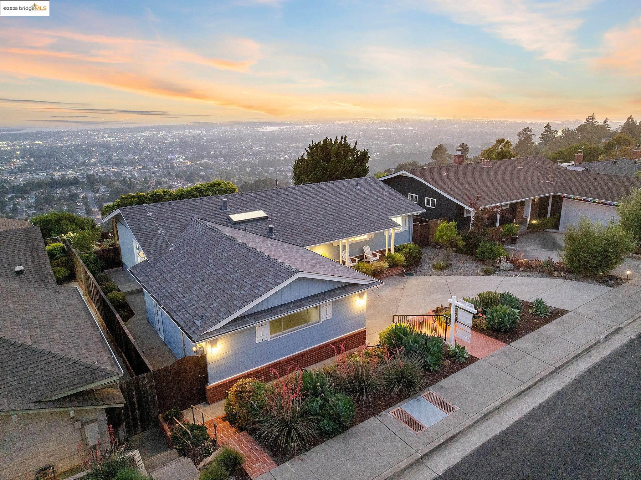 Detail Gallery Image 1 of 1 For 51 Rishell Dr, Oakland,  CA 94619 - 3 Beds | 2 Baths