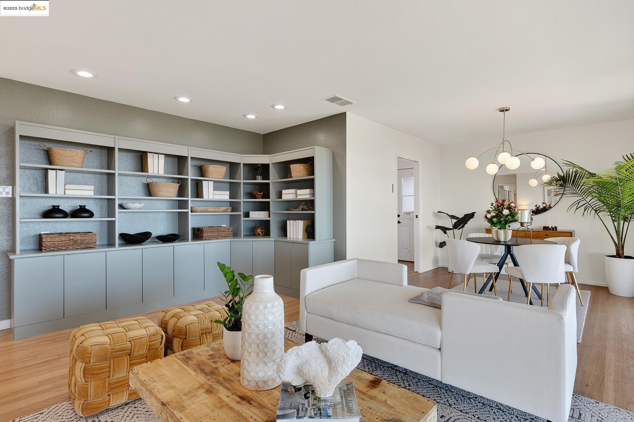 Detail Gallery Image 14 of 54 For 51 Rishell Dr, Oakland,  CA 94619 - 3 Beds | 2 Baths