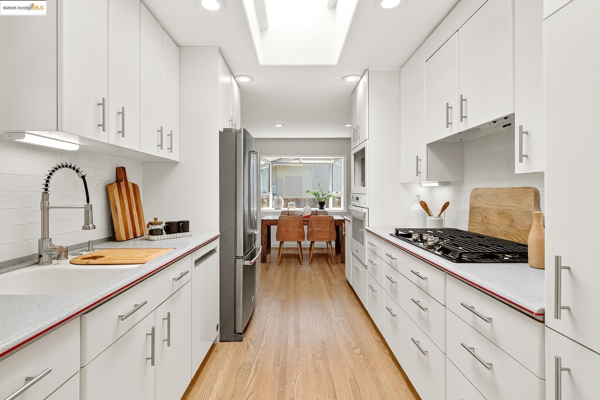 Detail Gallery Image 19 of 54 For 51 Rishell Dr, Oakland,  CA 94619 - 3 Beds | 2 Baths