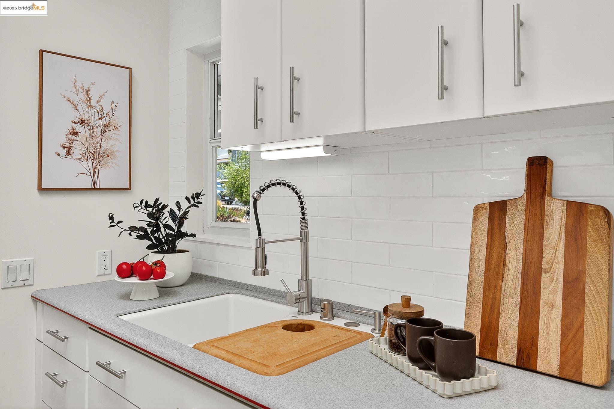 Detail Gallery Image 21 of 54 For 51 Rishell Dr, Oakland,  CA 94619 - 3 Beds | 2 Baths