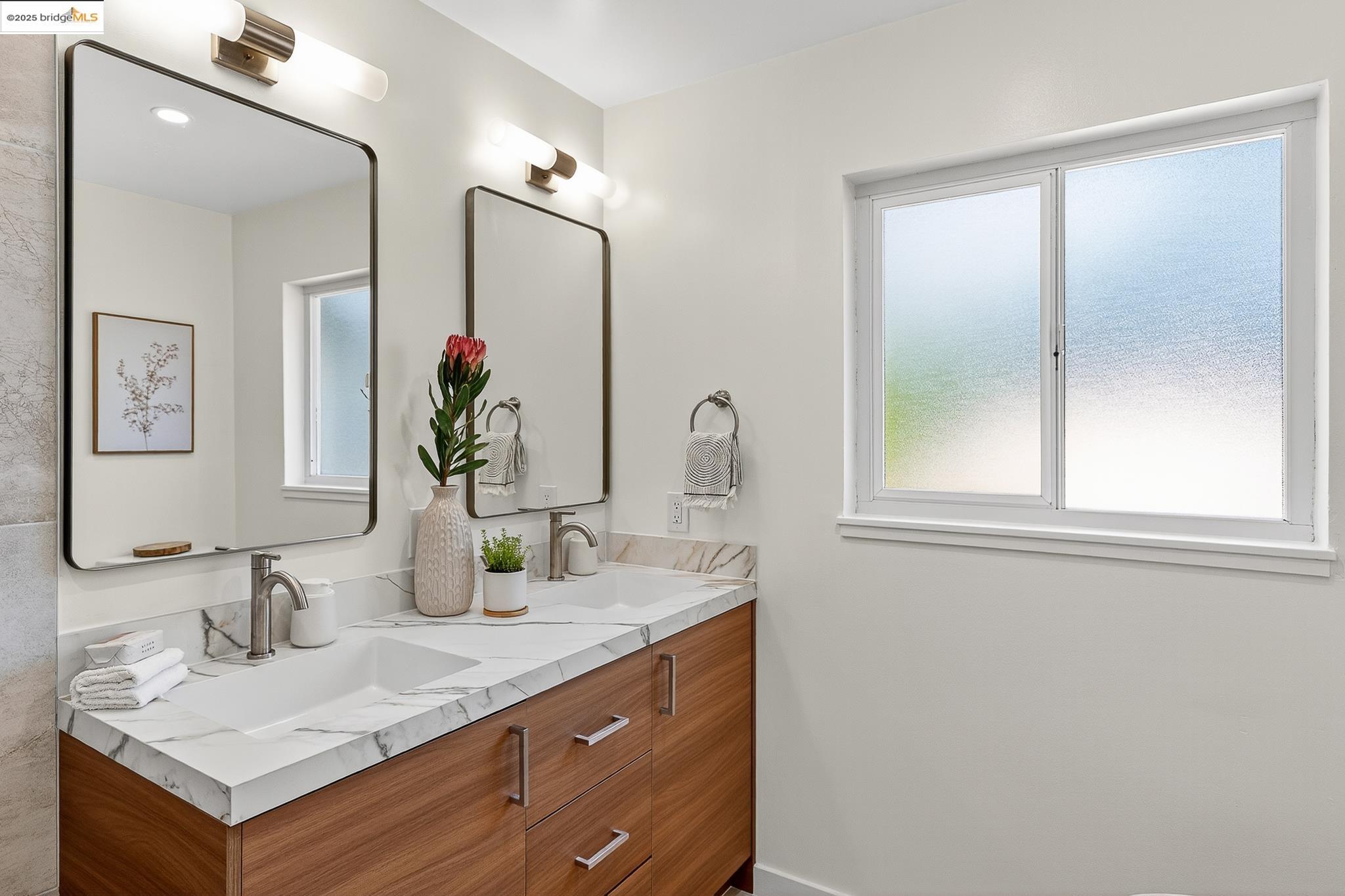 Detail Gallery Image 29 of 54 For 51 Rishell Dr, Oakland,  CA 94619 - 3 Beds | 2 Baths