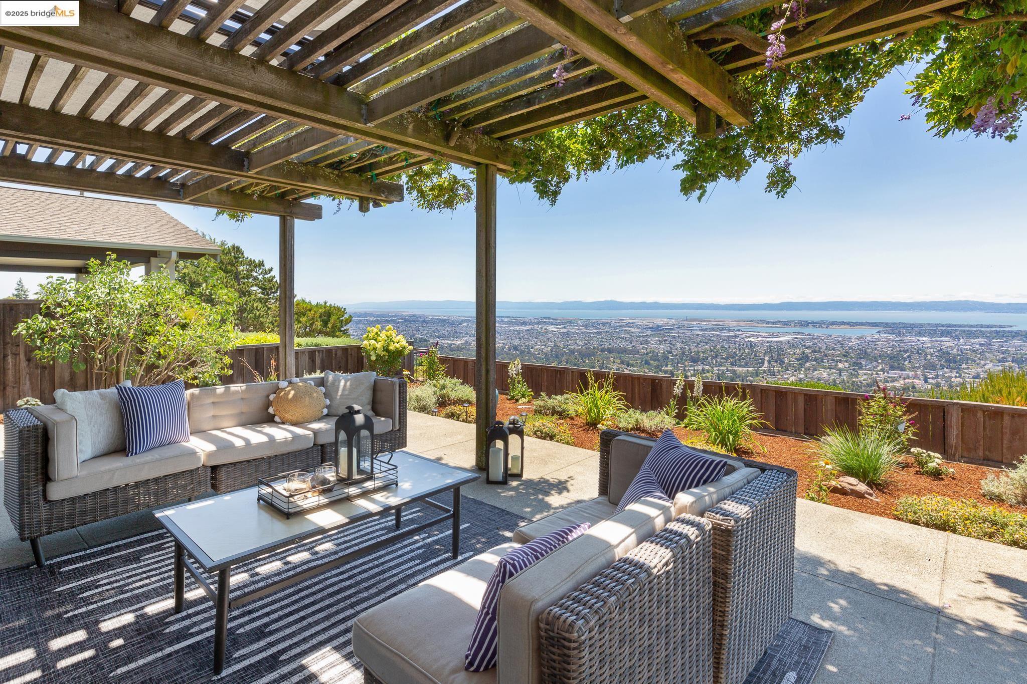Detail Gallery Image 37 of 54 For 51 Rishell Dr, Oakland,  CA 94619 - 3 Beds | 2 Baths