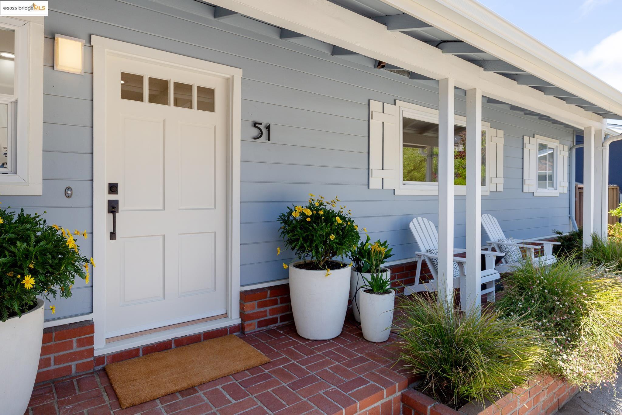 Detail Gallery Image 5 of 54 For 51 Rishell Dr, Oakland,  CA 94619 - 3 Beds | 2 Baths