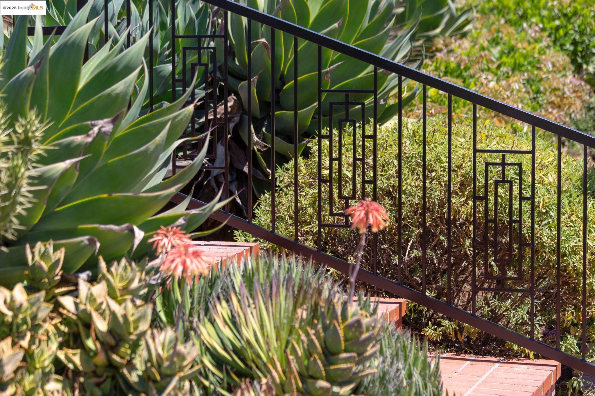 Detail Gallery Image 49 of 54 For 51 Rishell Dr, Oakland,  CA 94619 - 3 Beds | 2 Baths