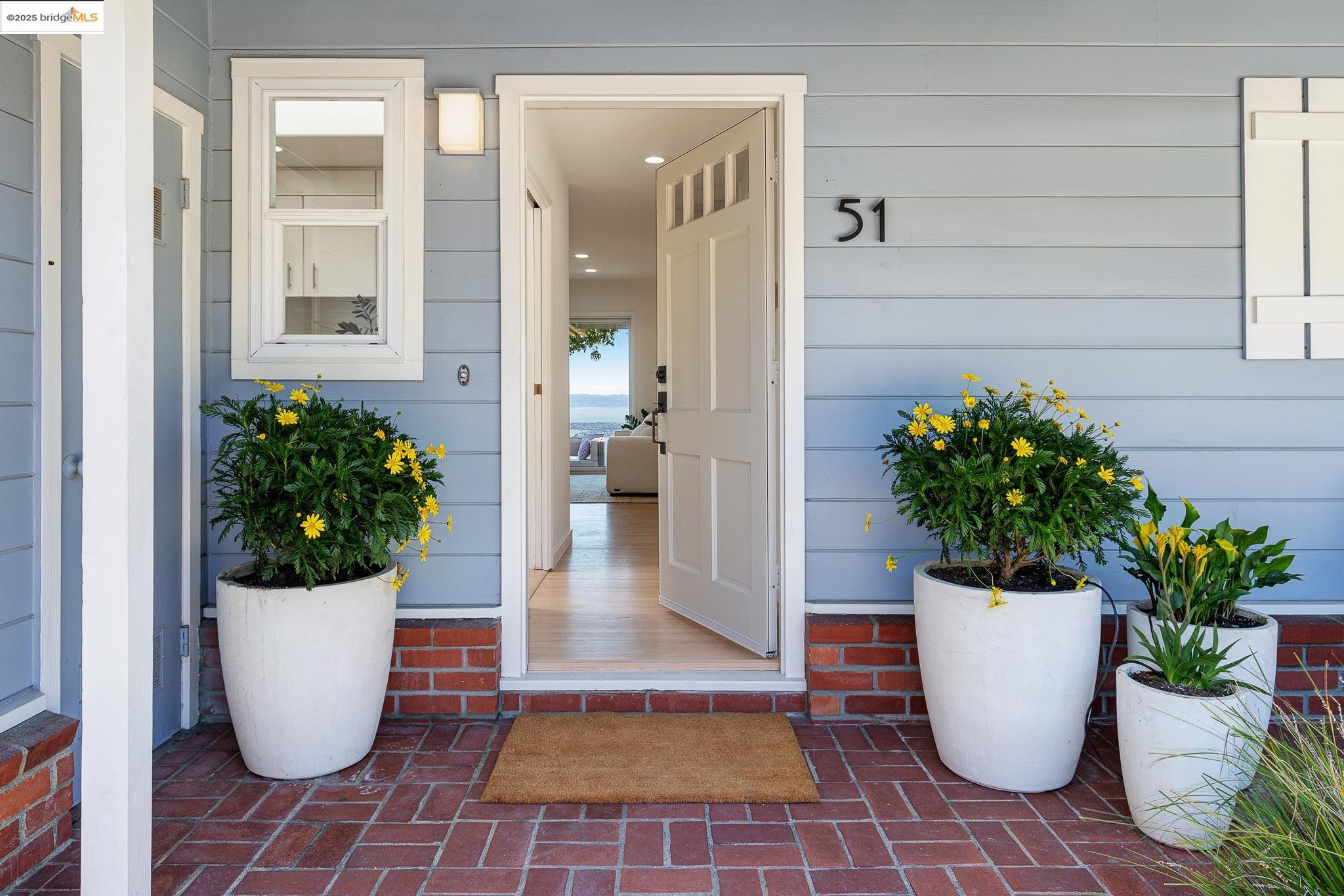 Detail Gallery Image 7 of 54 For 51 Rishell Dr, Oakland,  CA 94619 - 3 Beds | 2 Baths