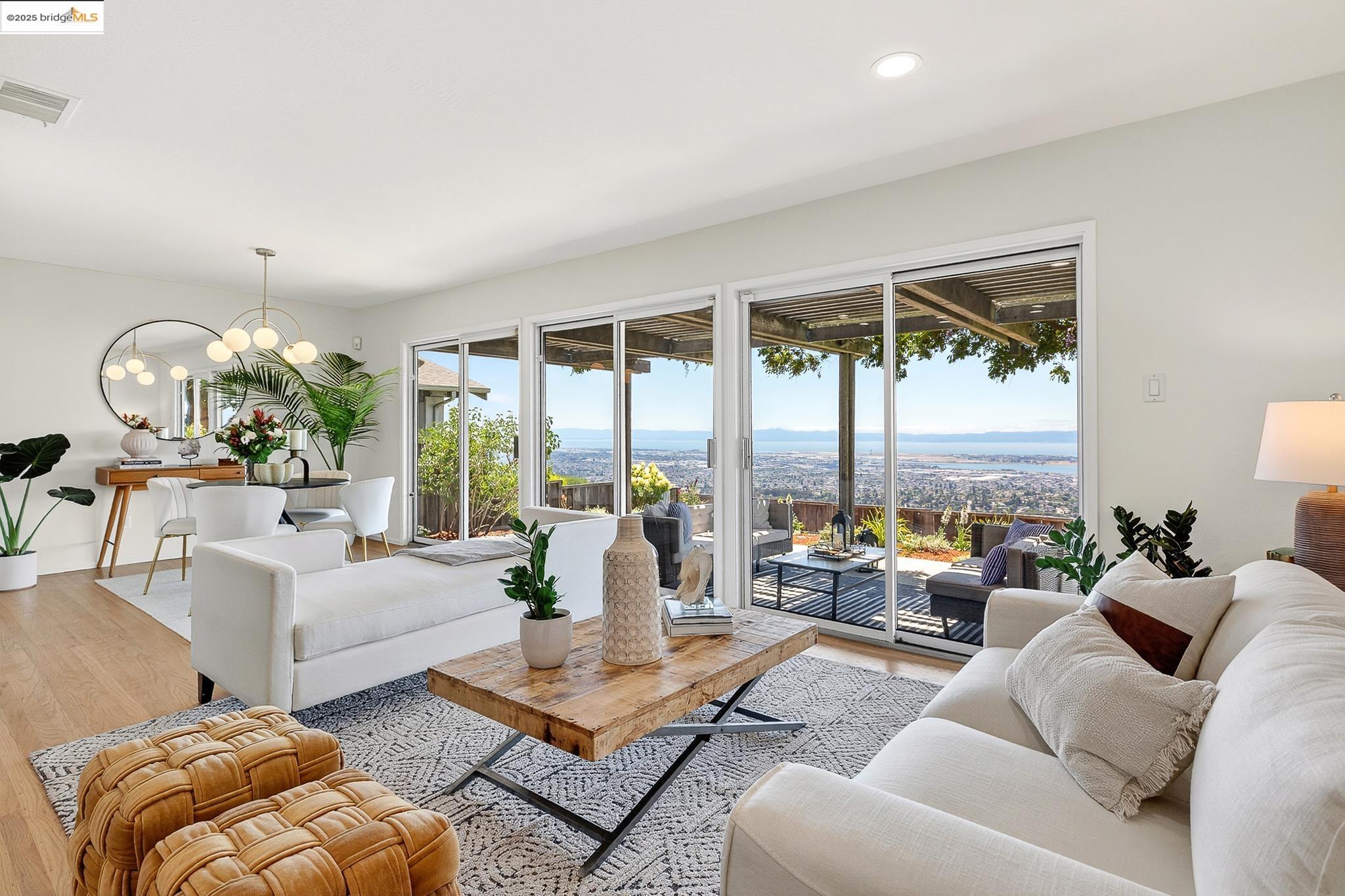 Detail Gallery Image 8 of 54 For 51 Rishell Dr, Oakland,  CA 94619 - 3 Beds | 2 Baths