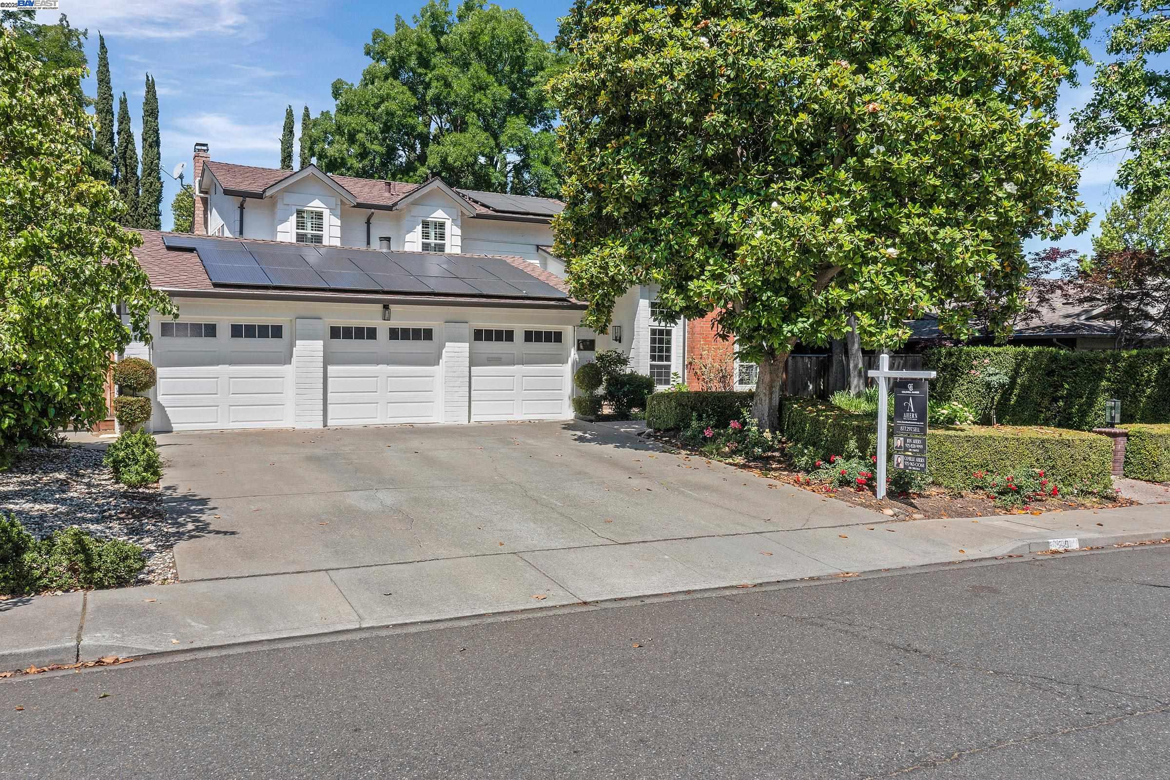 Detail Gallery Image 1 of 42 For 519 Ellesmere Dr, Walnut Creek,  CA 94598 - 5 Beds | 3 Baths