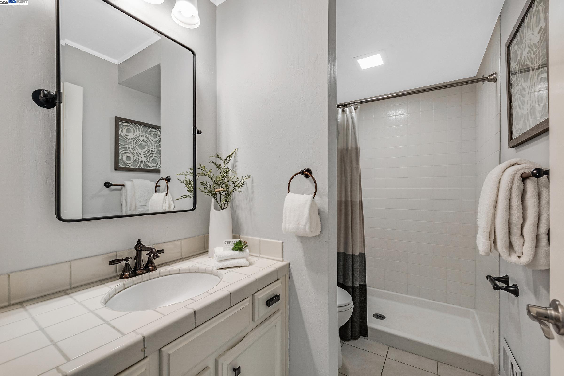 Detail Gallery Image 12 of 42 For 519 Ellesmere Dr, Walnut Creek,  CA 94598 - 5 Beds | 3 Baths