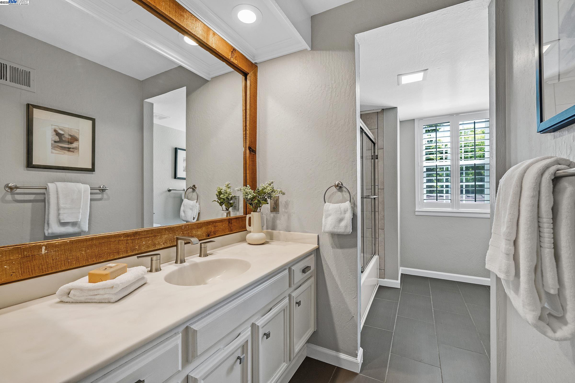 Detail Gallery Image 30 of 42 For 519 Ellesmere Dr, Walnut Creek,  CA 94598 - 5 Beds | 3 Baths