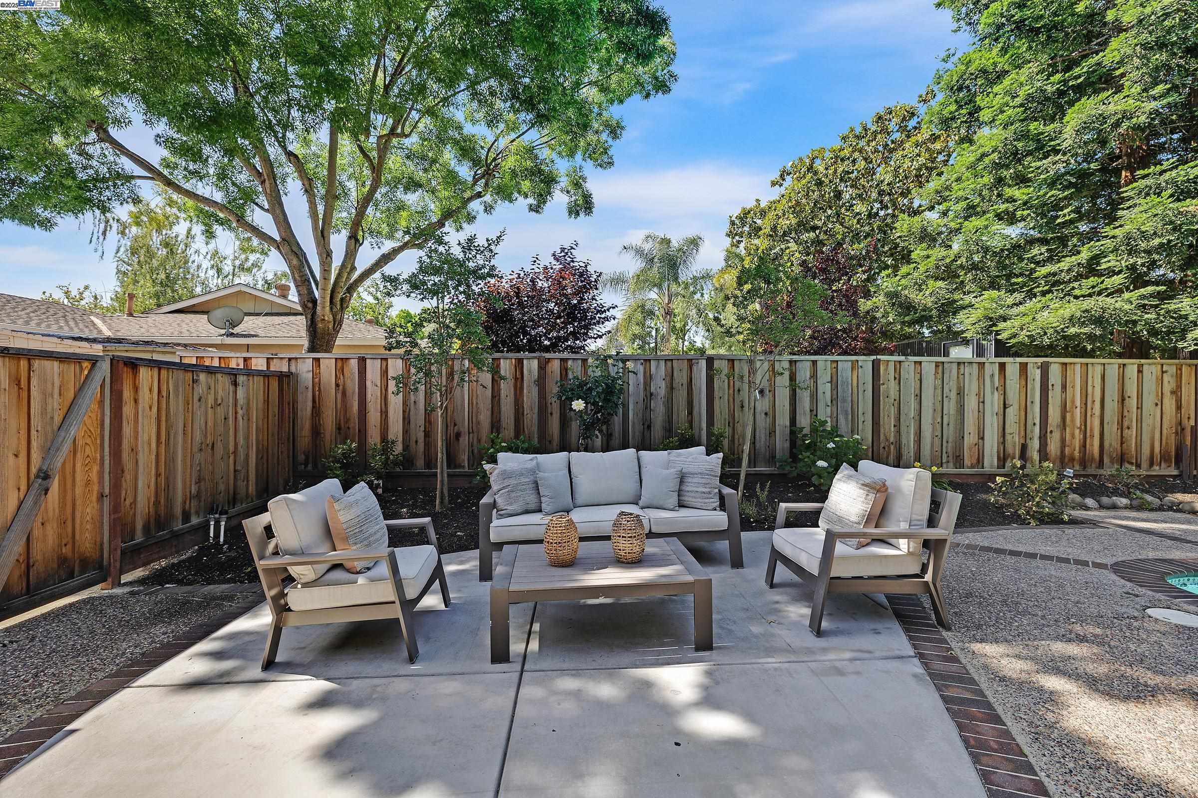 Detail Gallery Image 33 of 42 For 519 Ellesmere Dr, Walnut Creek,  CA 94598 - 5 Beds | 3 Baths