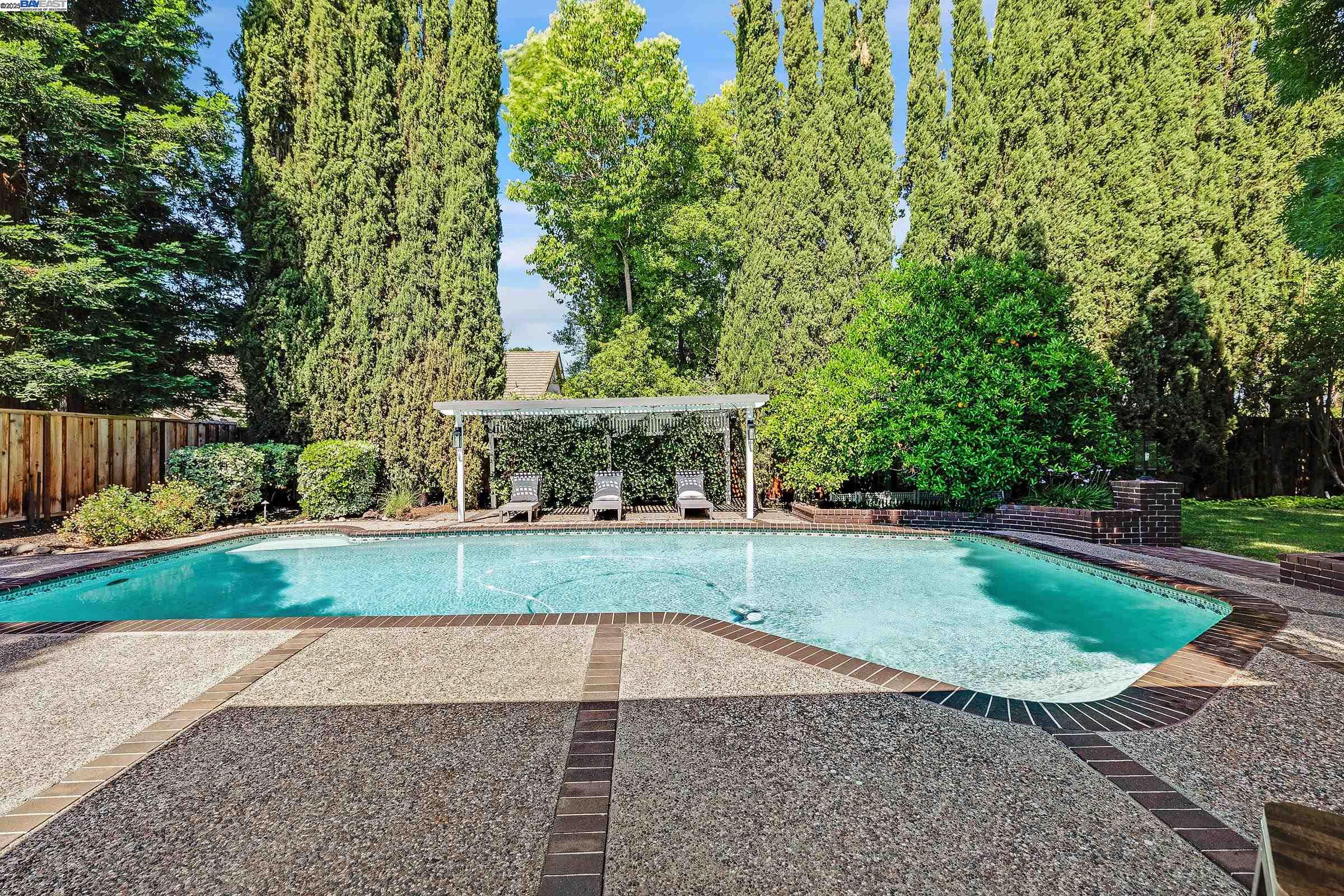 Detail Gallery Image 35 of 42 For 519 Ellesmere Dr, Walnut Creek,  CA 94598 - 5 Beds | 3 Baths
