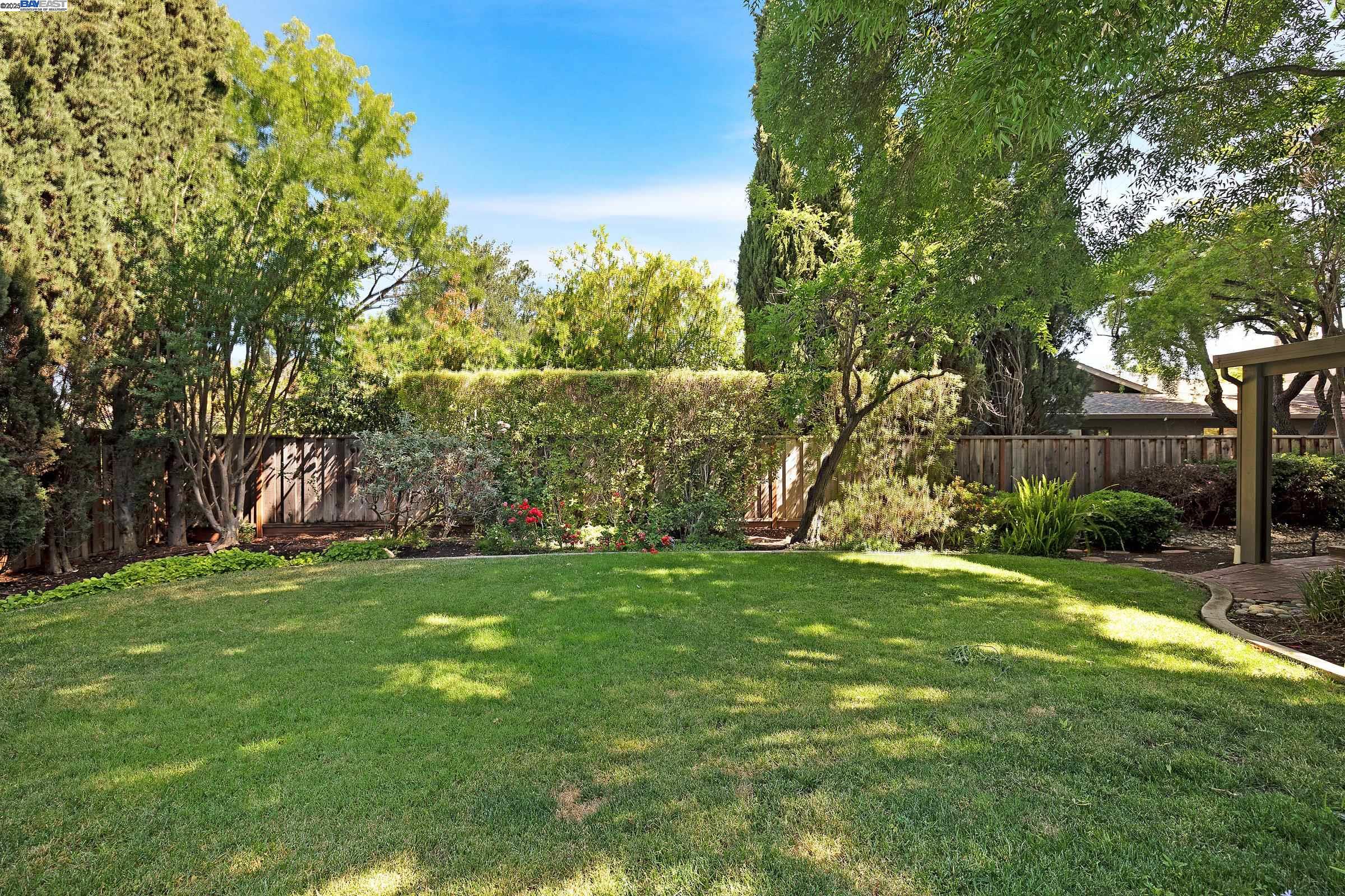 Detail Gallery Image 36 of 42 For 519 Ellesmere Dr, Walnut Creek,  CA 94598 - 5 Beds | 3 Baths
