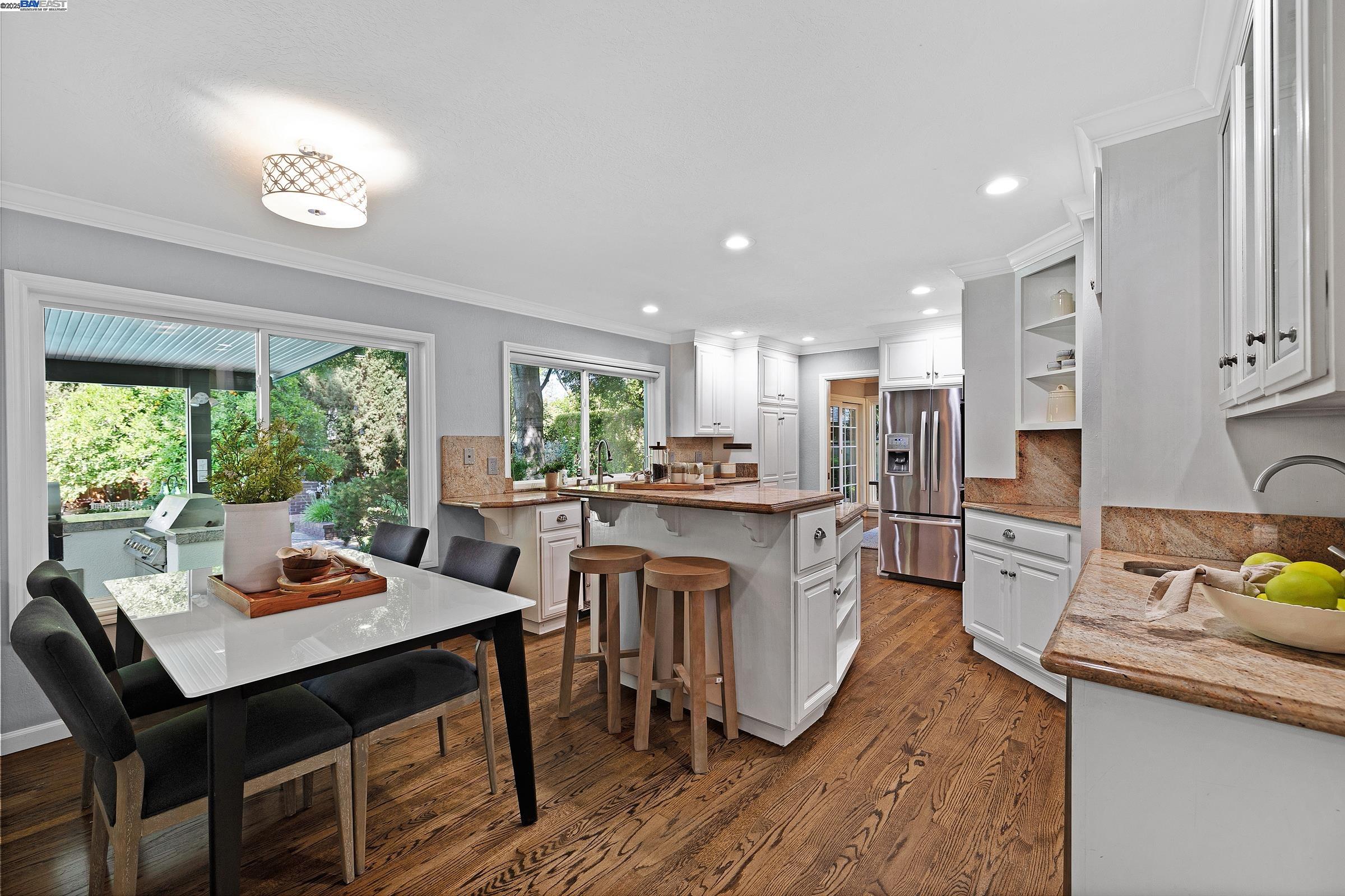 Detail Gallery Image 7 of 42 For 519 Ellesmere Dr, Walnut Creek,  CA 94598 - 5 Beds | 3 Baths