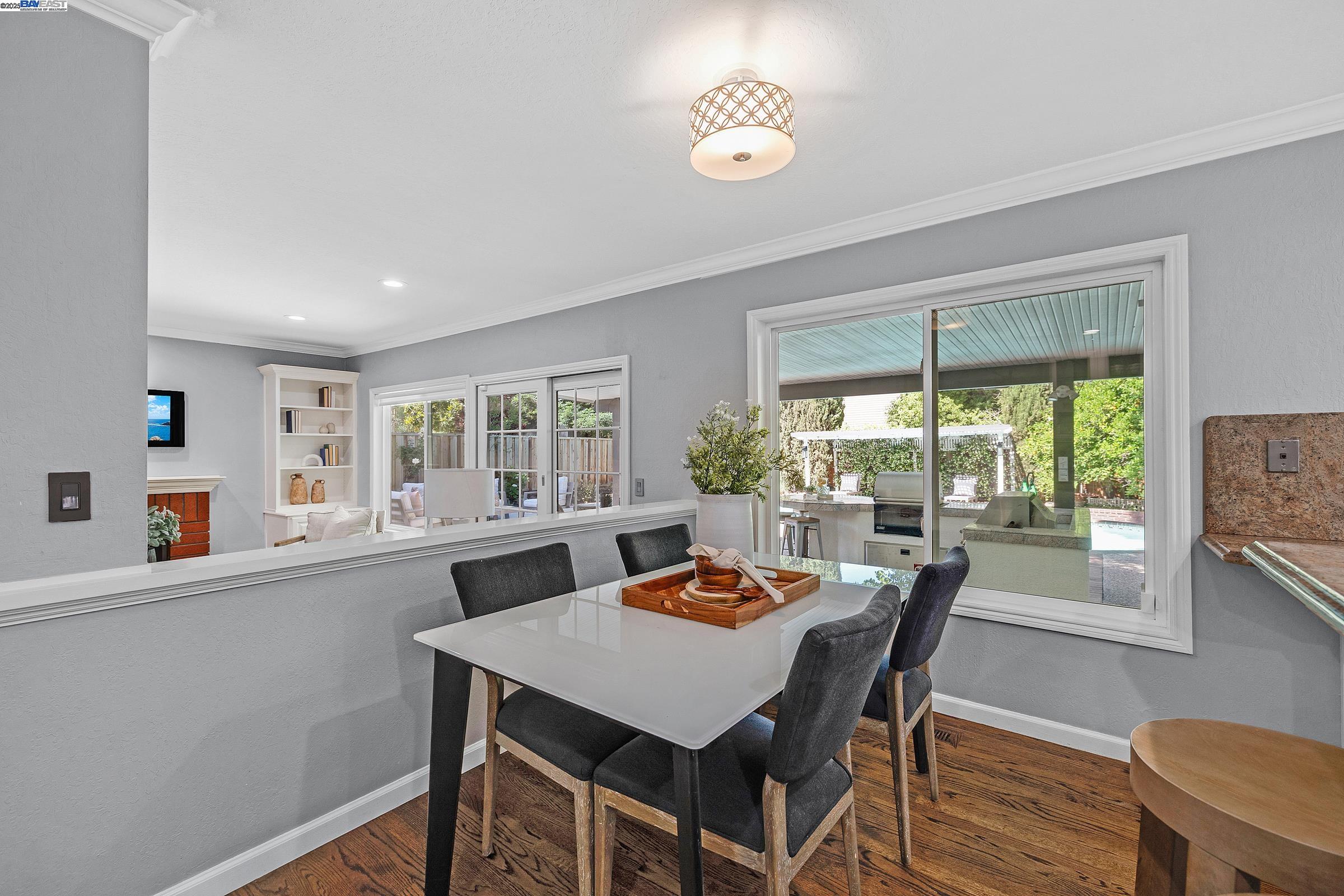 Detail Gallery Image 8 of 42 For 519 Ellesmere Dr, Walnut Creek,  CA 94598 - 5 Beds | 3 Baths