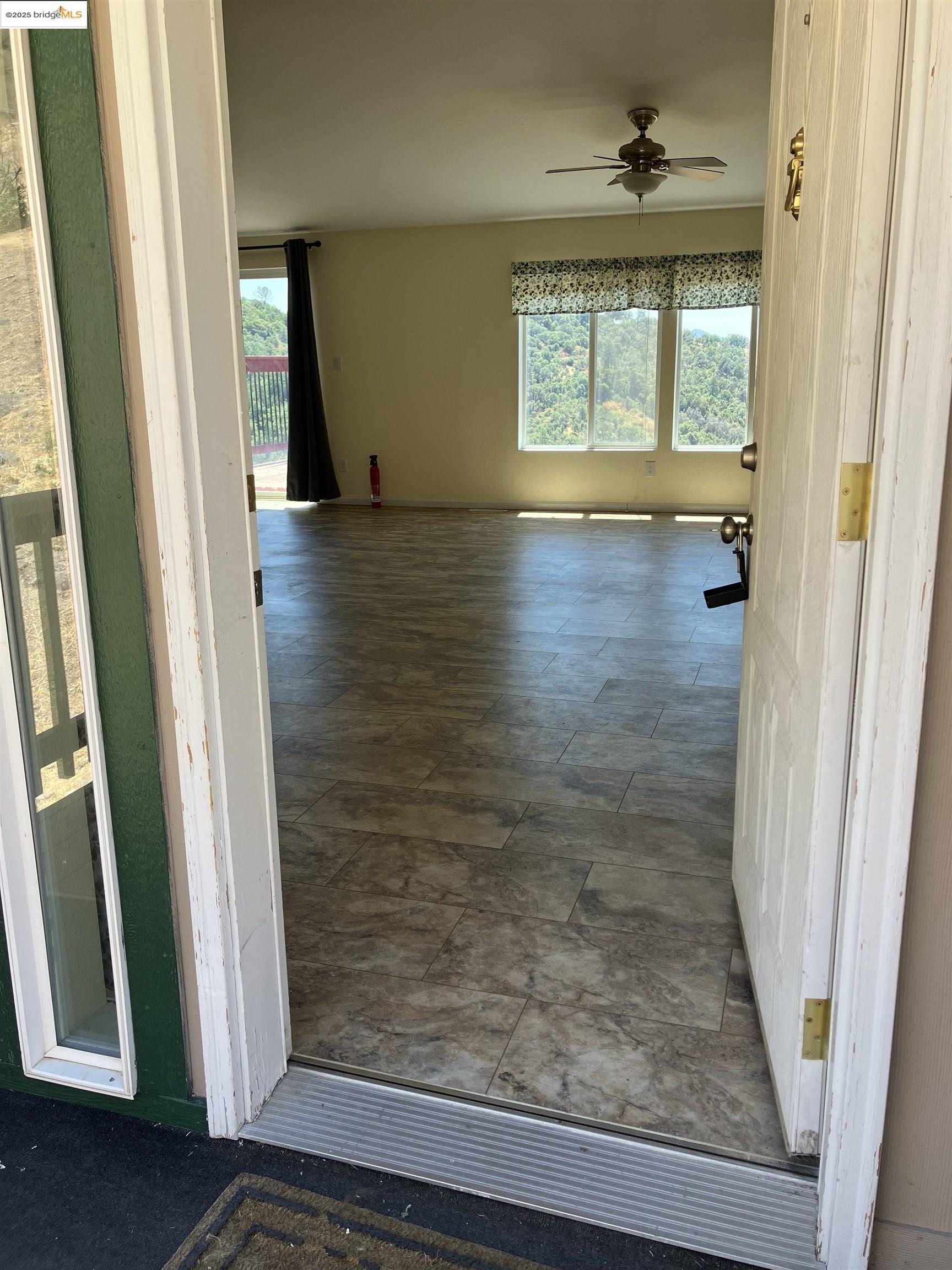 Detail Gallery Image 5 of 33 For 21145 Pokie Rd., Soulsbyville,  CA 95372 - 3 Beds | 2 Baths