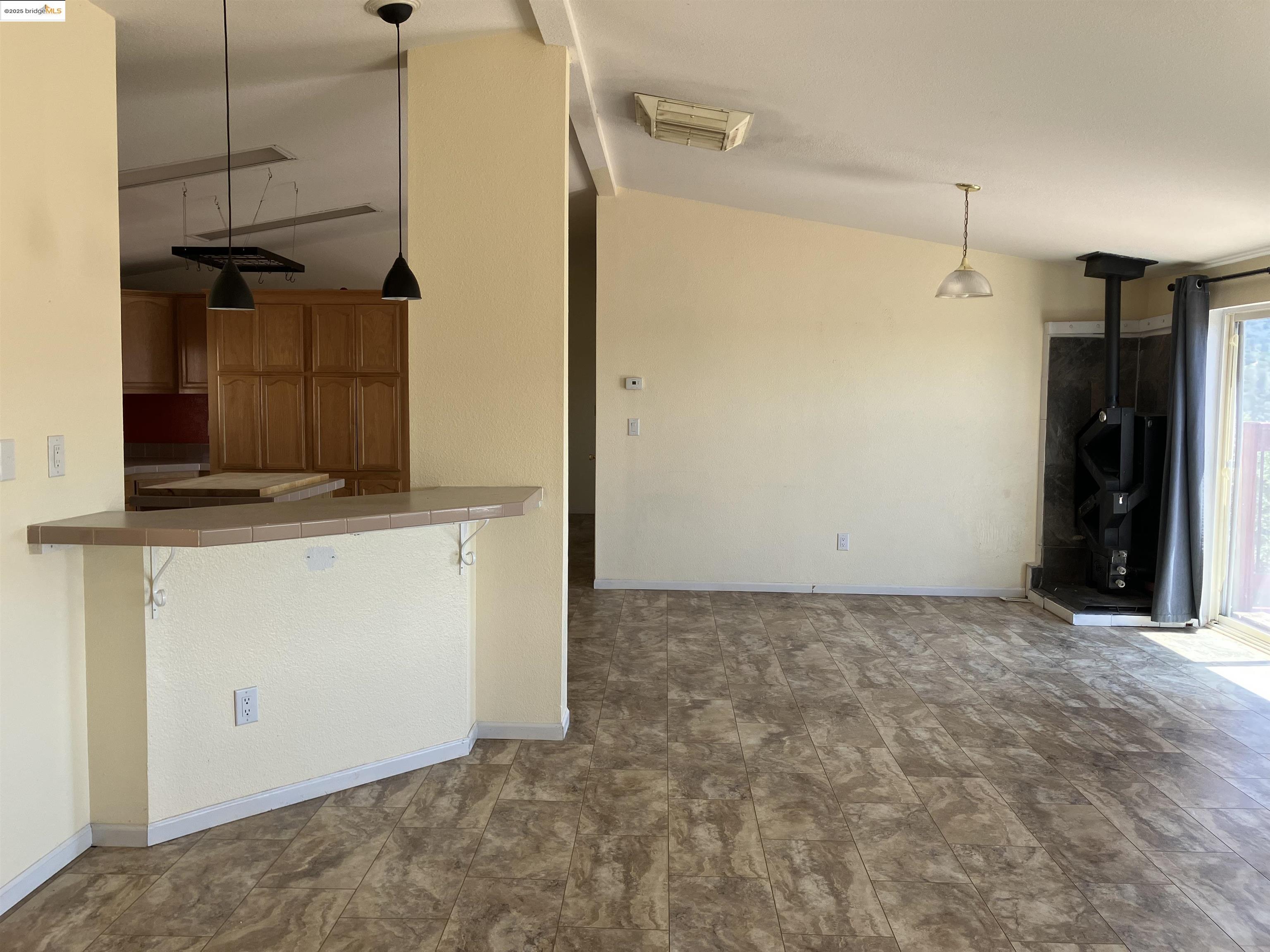 Detail Gallery Image 8 of 33 For 21145 Pokie Rd., Soulsbyville,  CA 95372 - 3 Beds | 2 Baths