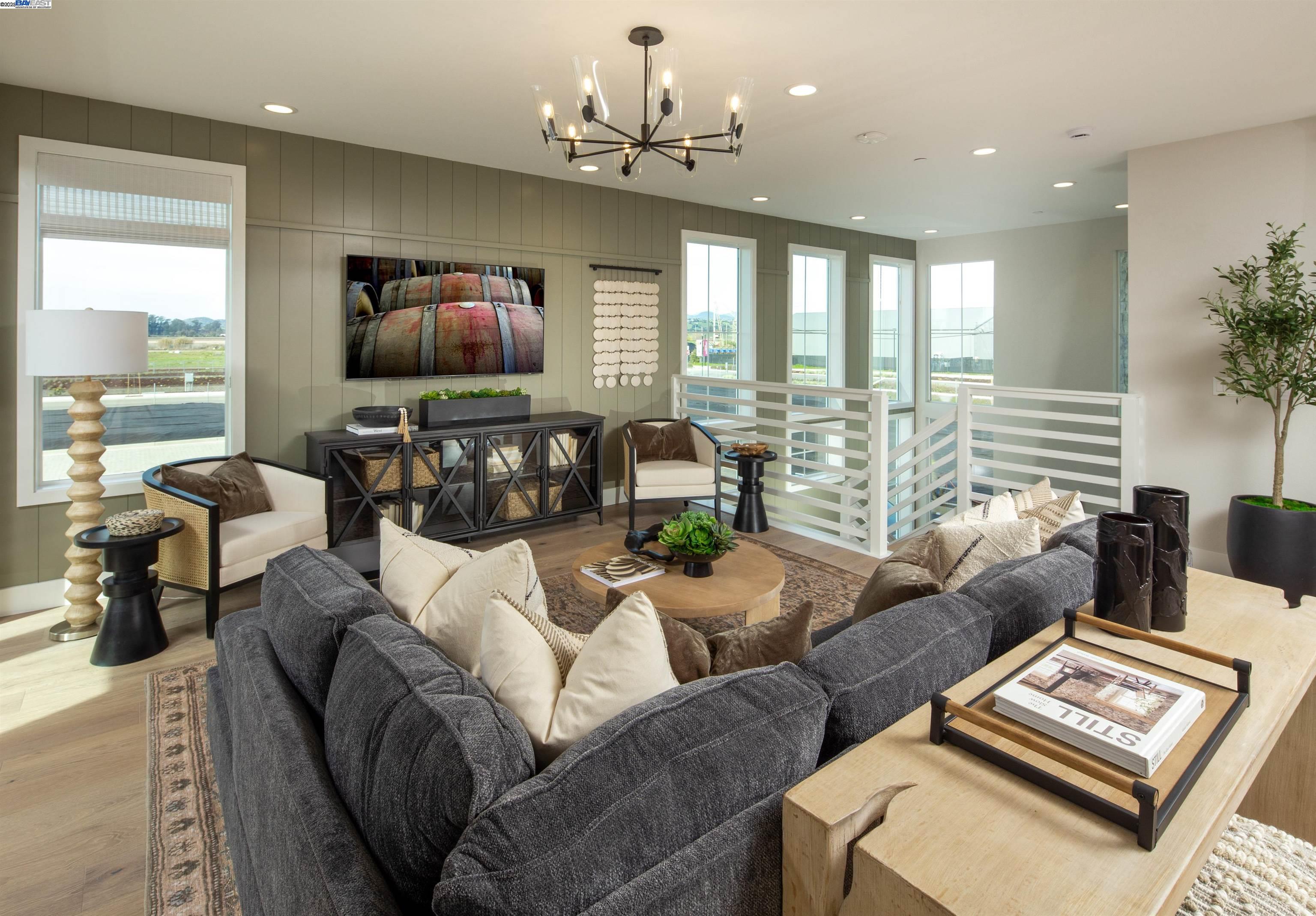 Detail Gallery Image 7 of 15 For 110 Compass Drive, Napa,  CA 94558 - 4 Beds | 3/1 Baths