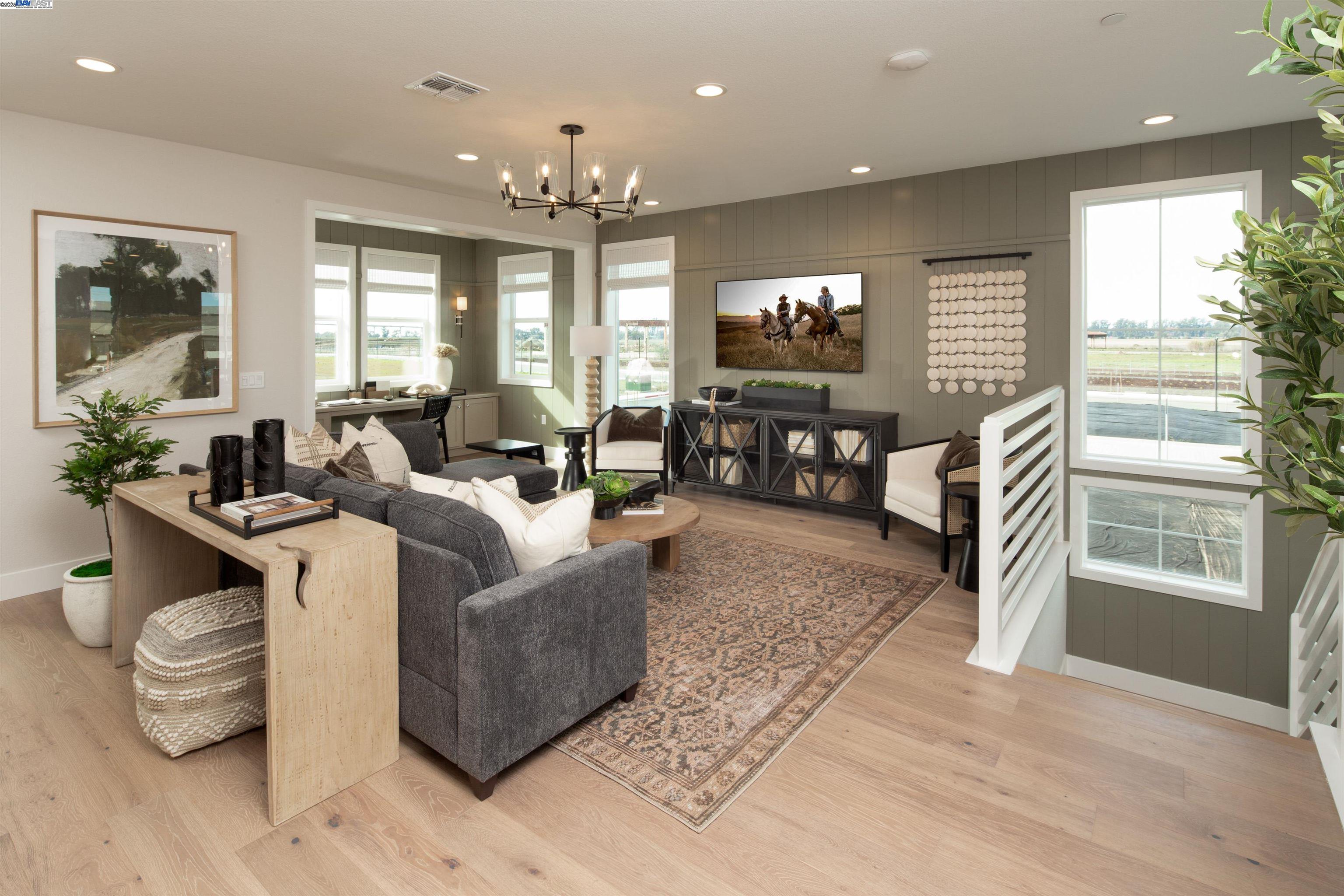 Detail Gallery Image 8 of 15 For 110 Compass Drive, Napa,  CA 94558 - 4 Beds | 3/1 Baths