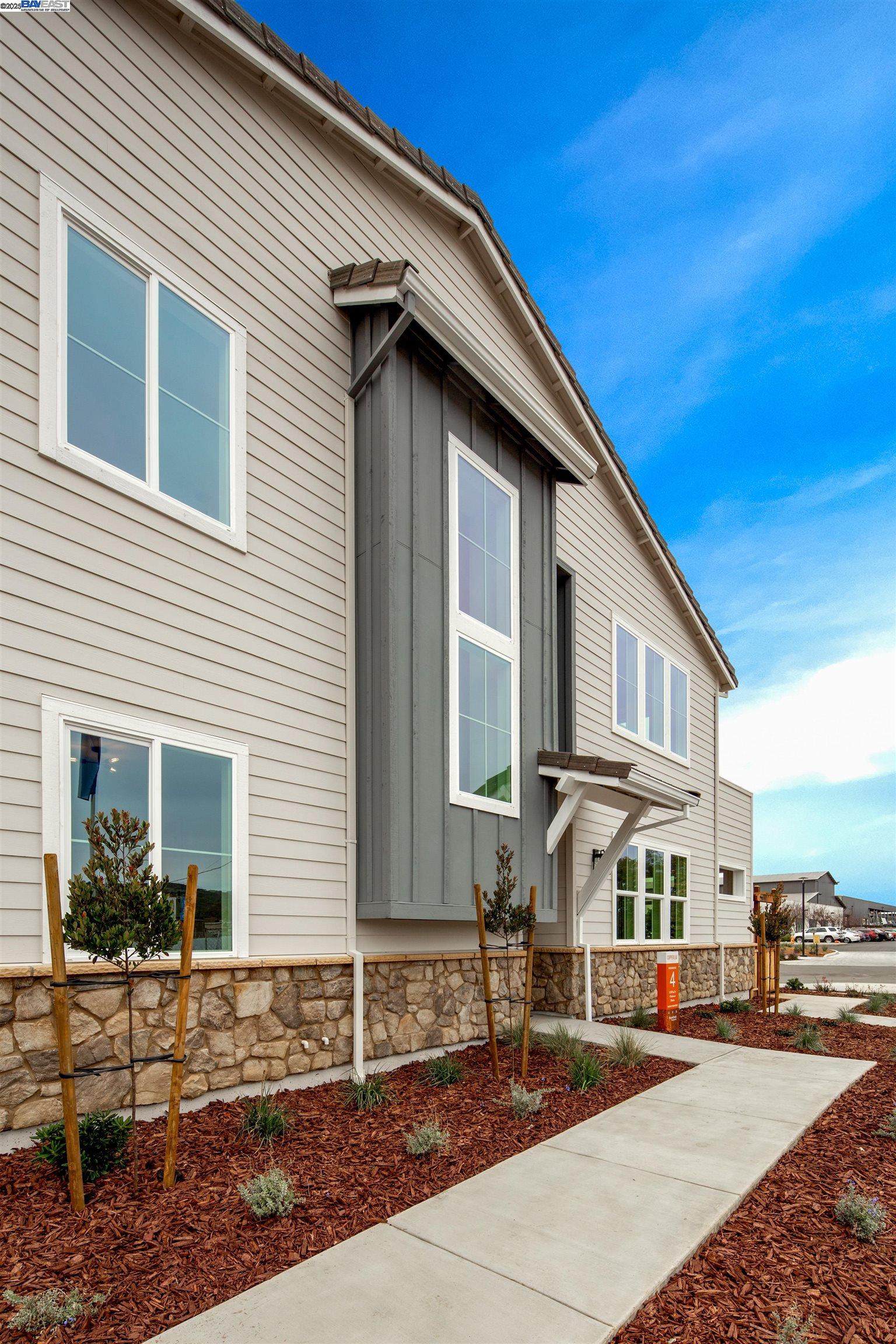 Detail Gallery Image 14 of 29 For 101 Ripple Way #1704,  Napa,  CA 94558 - 4 Beds | 3 Baths