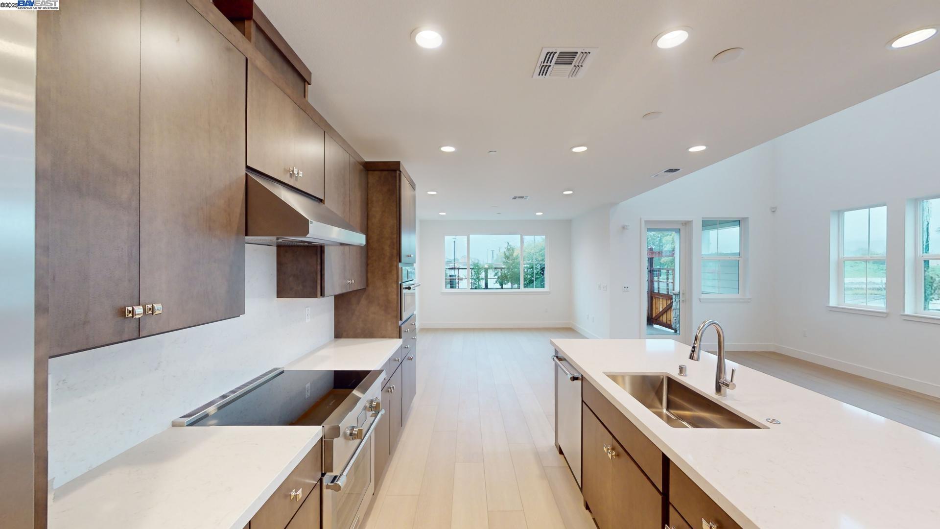 Detail Gallery Image 20 of 29 For 101 Ripple Way #1704,  Napa,  CA 94558 - 4 Beds | 3 Baths