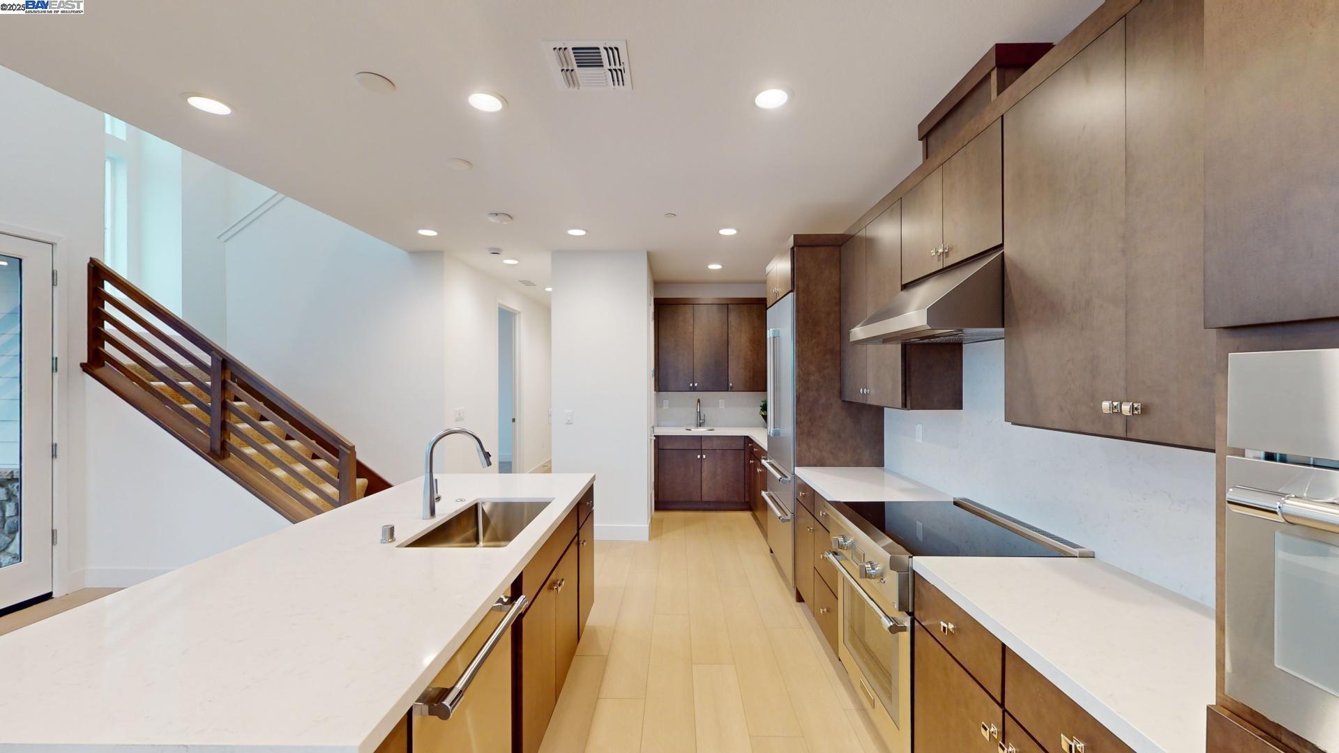 Detail Gallery Image 21 of 29 For 101 Ripple Way #1704,  Napa,  CA 94558 - 4 Beds | 3 Baths