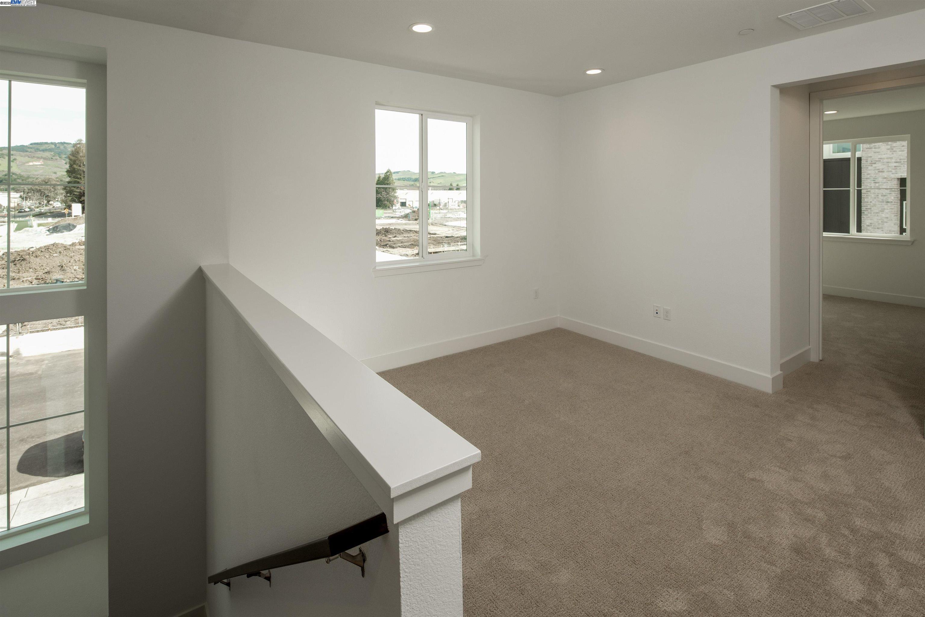 Detail Gallery Image 8 of 29 For 101 Ripple Way #1704,  Napa,  CA 94558 - 4 Beds | 3 Baths