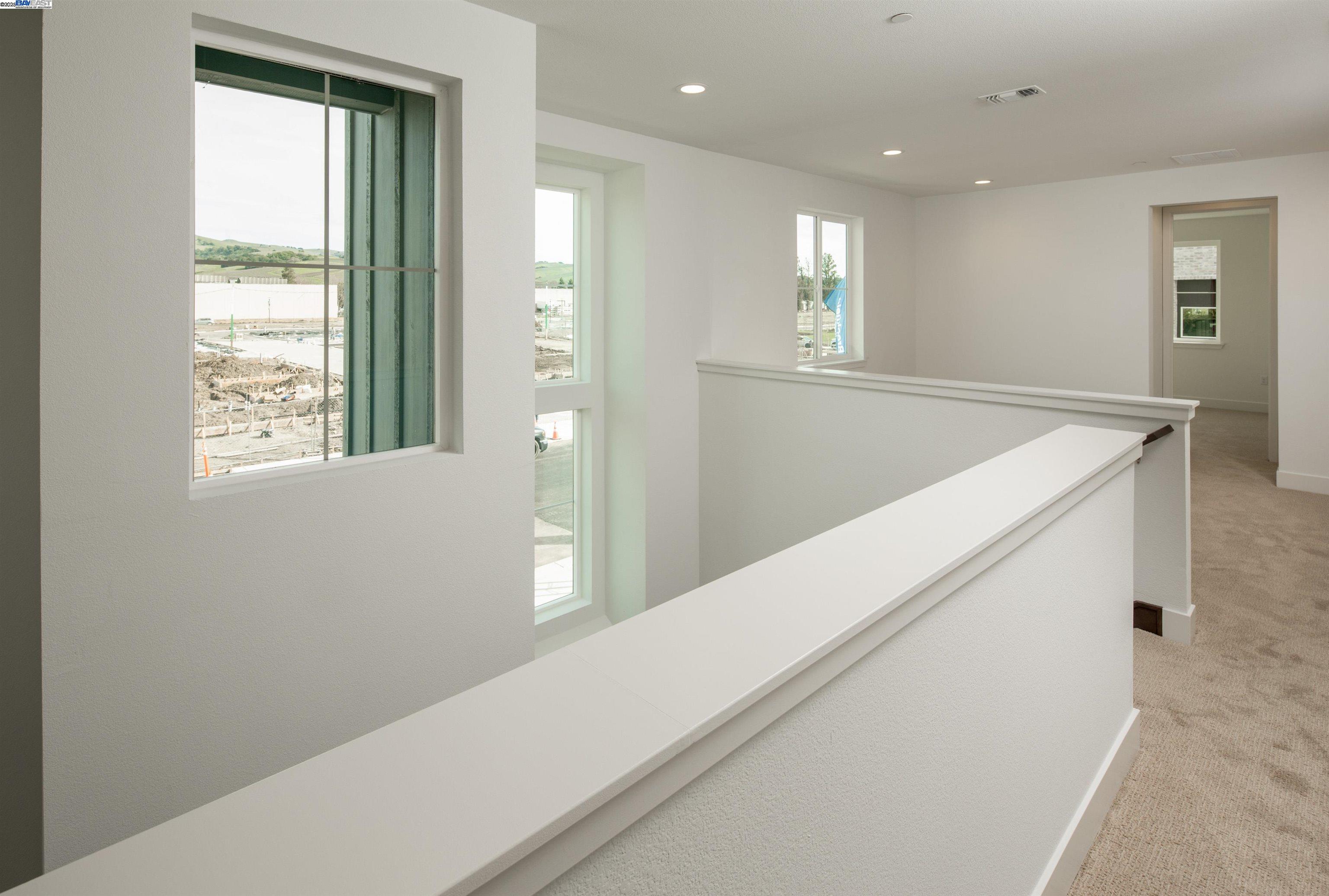 Detail Gallery Image 9 of 29 For 101 Ripple Way #1704,  Napa,  CA 94558 - 4 Beds | 3 Baths