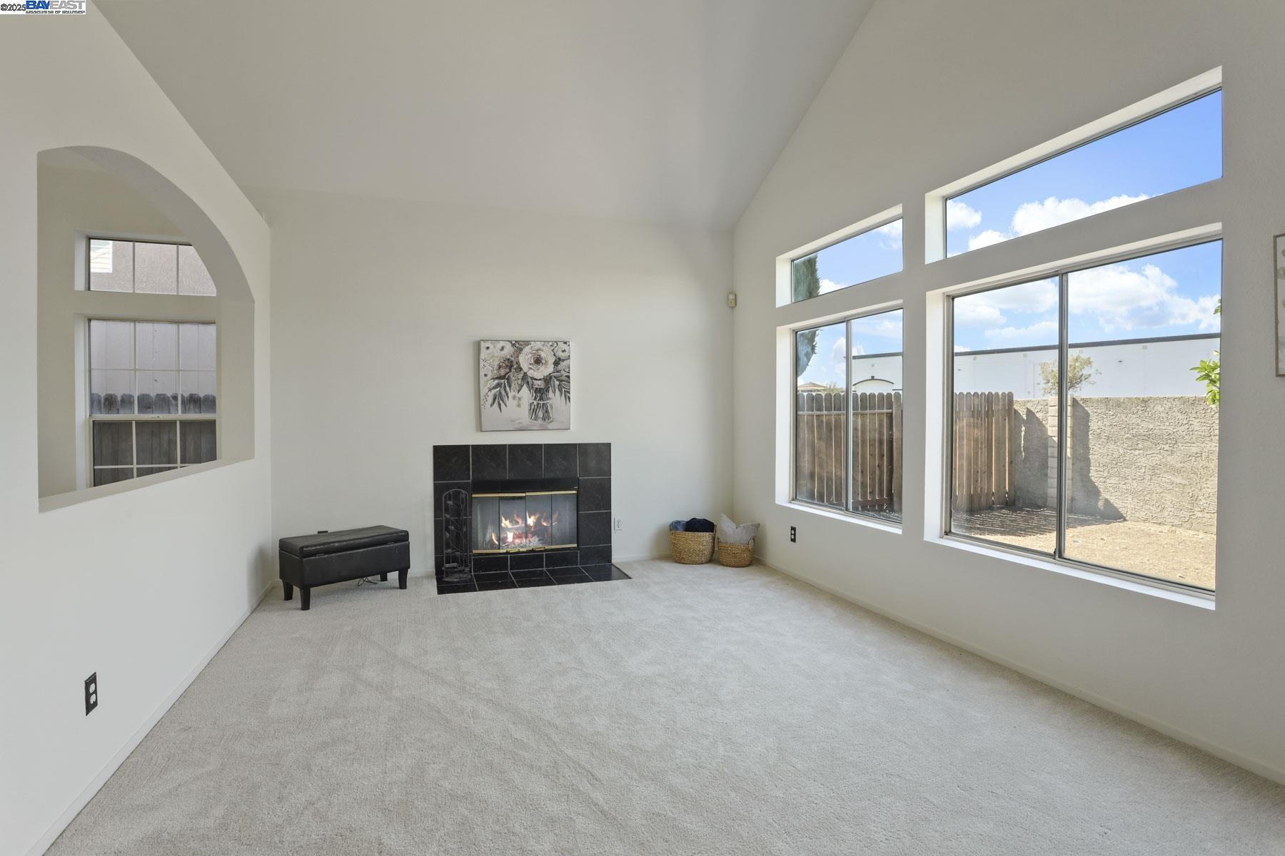 Detail Gallery Image 12 of 45 For 1830 Laurelgrove Ln, Tracy,  CA 95376 - 3 Beds | 2/1 Baths