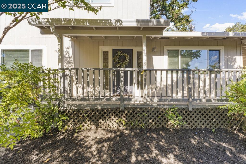 Detail Gallery Image 2 of 49 For 1666 Green Valley, Danville,  CA 94526 - 3 Beds | 2/1 Baths