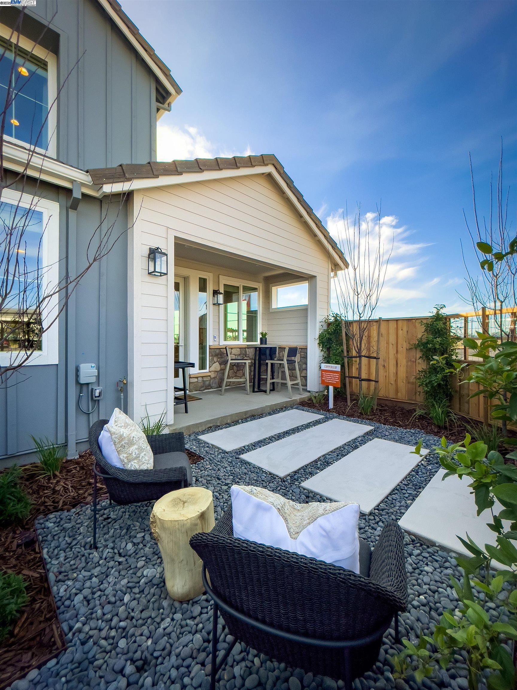 Detail Gallery Image 2 of 20 For 119 Compass Drive #1803,  Napa,  CA 94558 - 4 Beds | 2/1 Baths