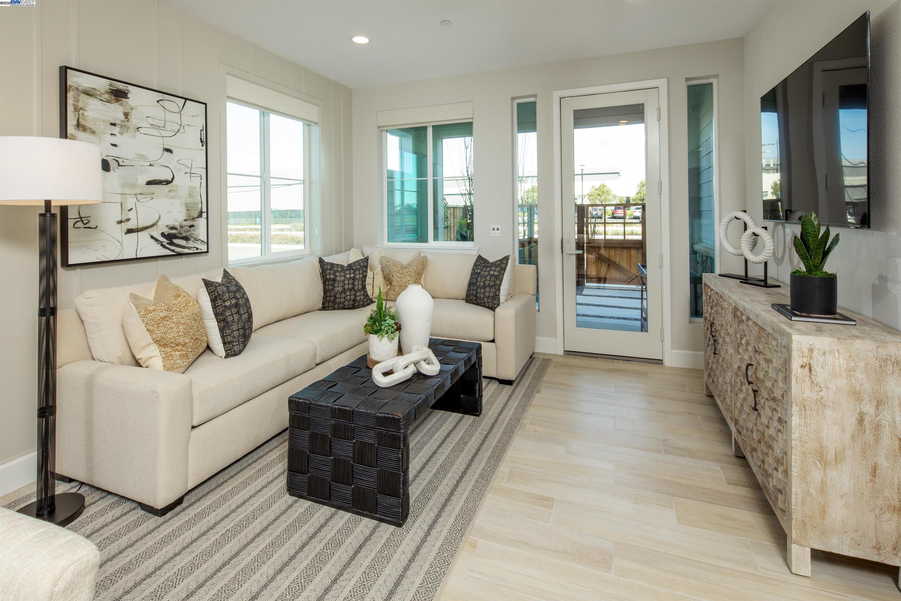 Detail Gallery Image 13 of 20 For 119 Compass Drive #1803,  Napa,  CA 94558 - 4 Beds | 2/1 Baths